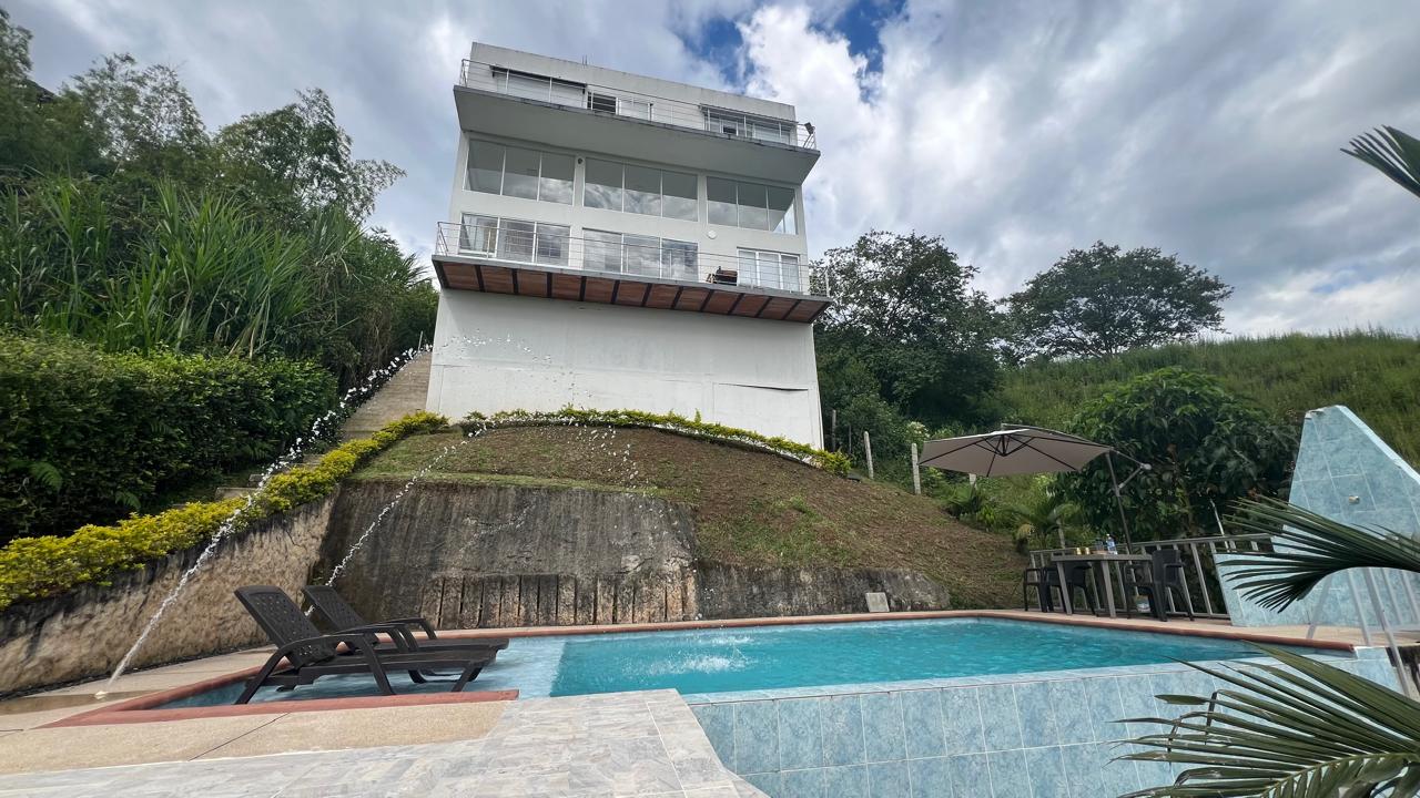 Foto de Casa campestre en Arriendo en Vereda la siria, Pereira - 1 - 279065847
