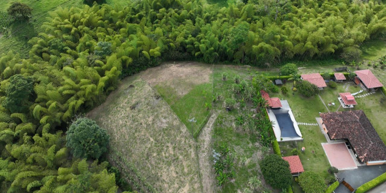 Foto de Lote / terreno en Venta en Centro, Quimbaya - 12 - 279068851
