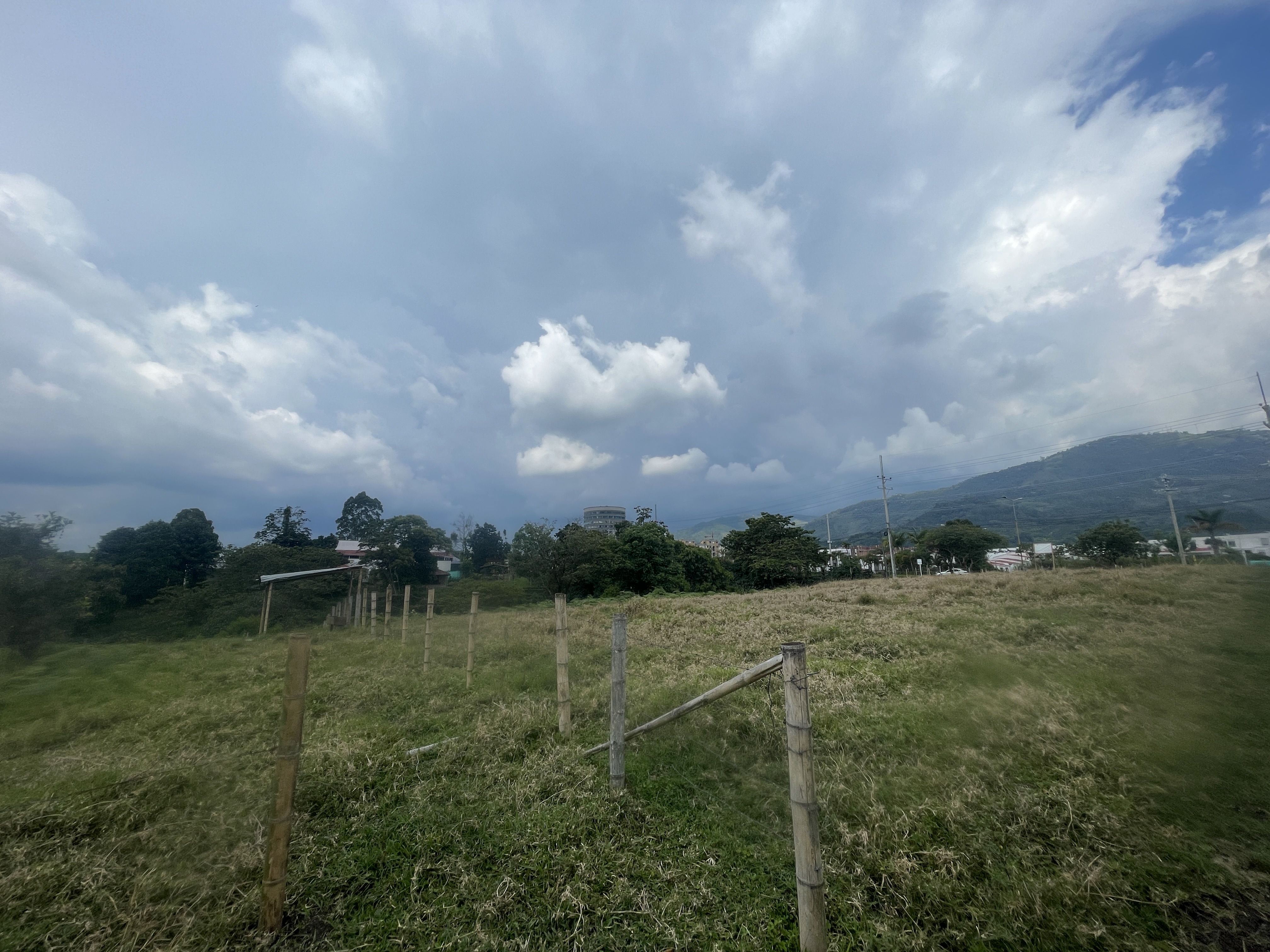 Foto de Lote / terreno en Venta en Avenida centenario, Armenia  - 10 - 279065799