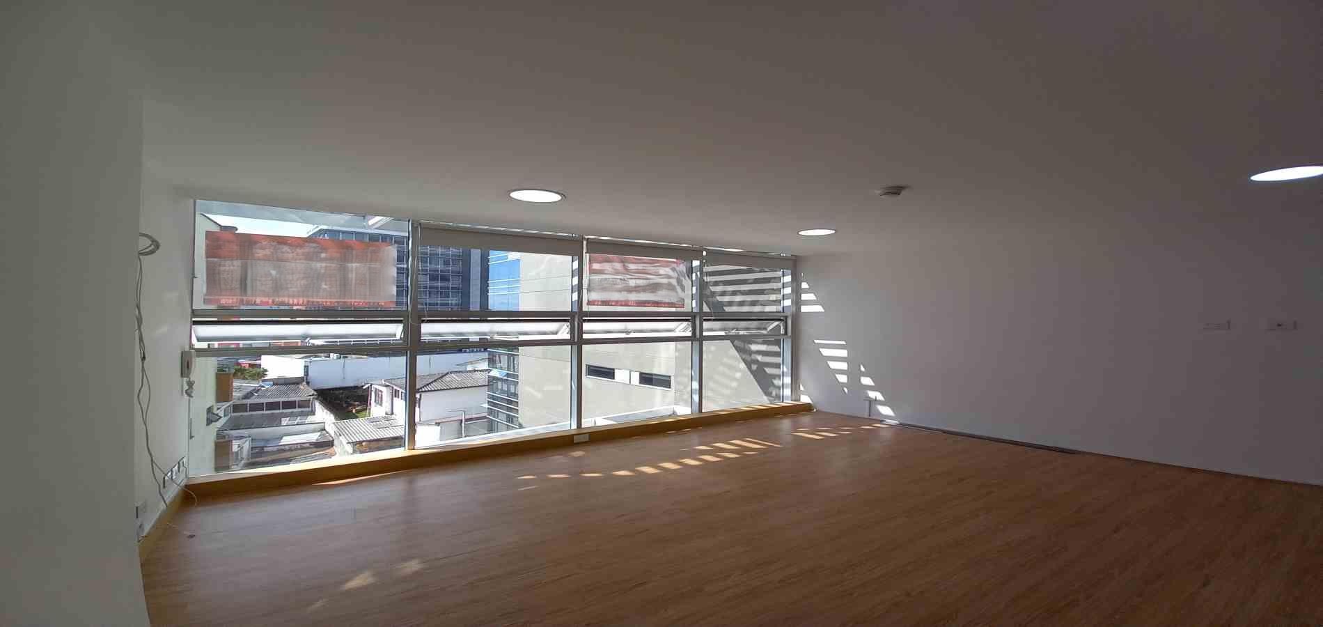 Foto de Oficina en Arriendo en Palogrande, Manizales - 3 - 279069597