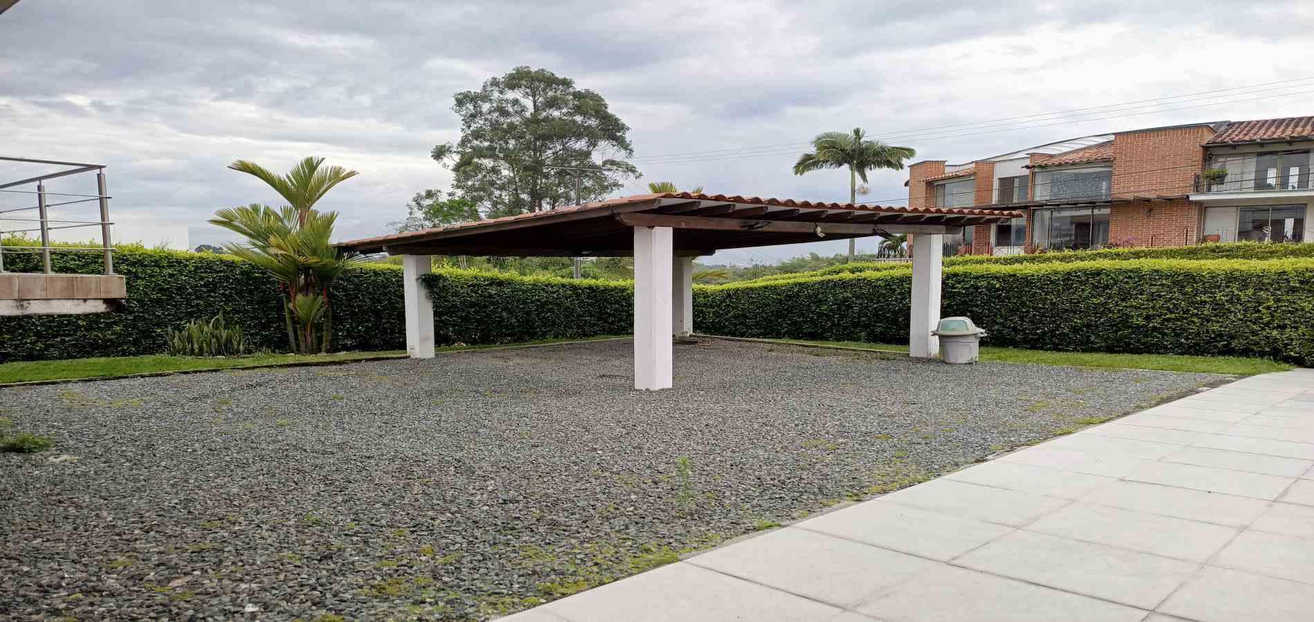 Foto de Casa campestre en Venta en Av. la romelia el pollo, Dosquebradas - 70 - 279061808