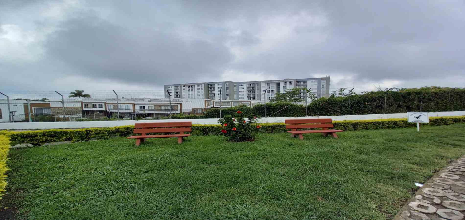 Foto de Casa para Arriendo en Av 19, Armenia  - 279068699