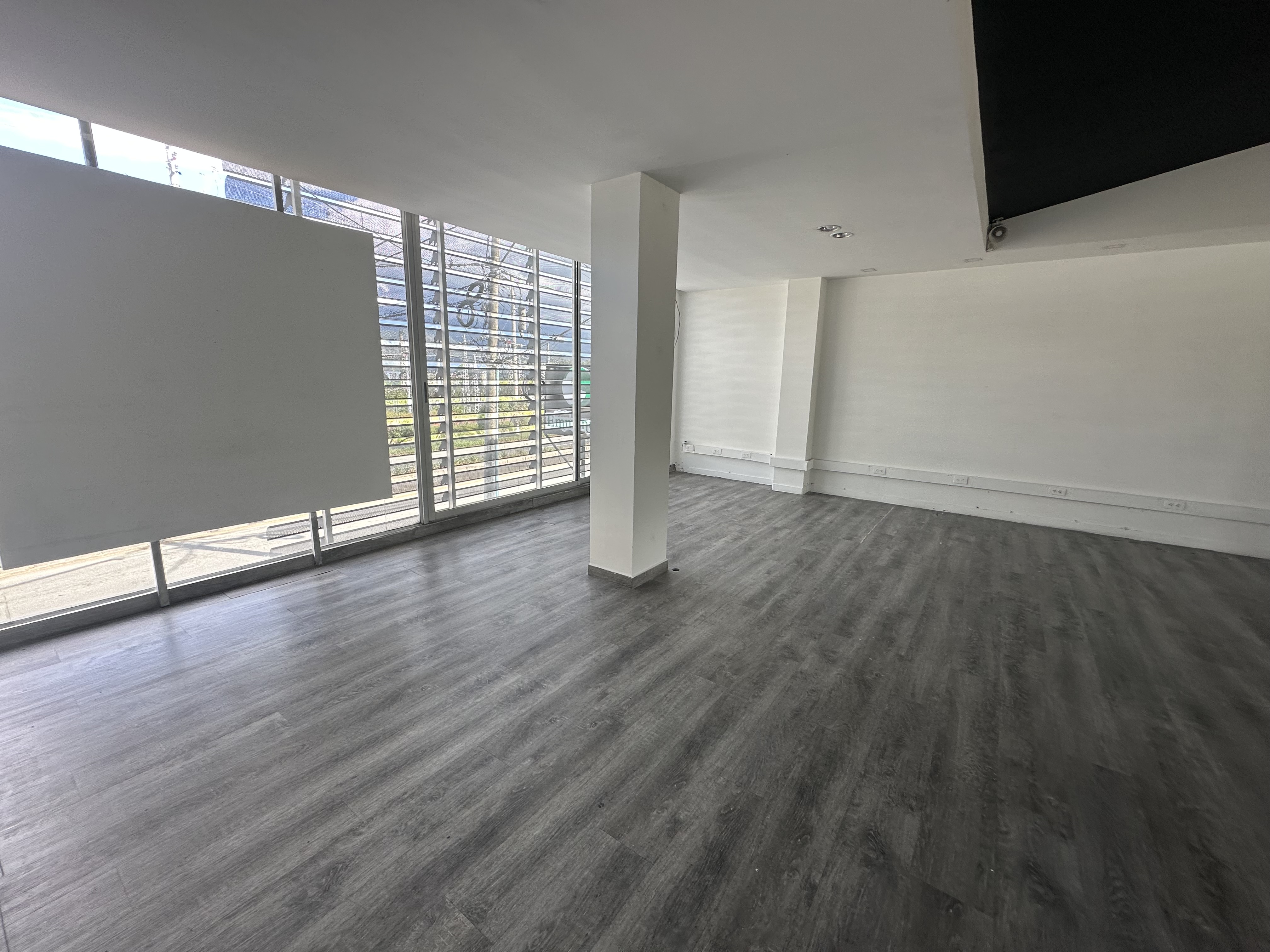 Foto de Local en Venta en Av bolivar, Armenia  - 13 - 279069736