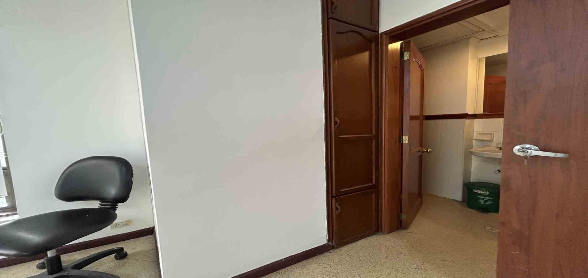 Foto de Oficina en Arriendo en Centro, Pereira - 12 - 279068234