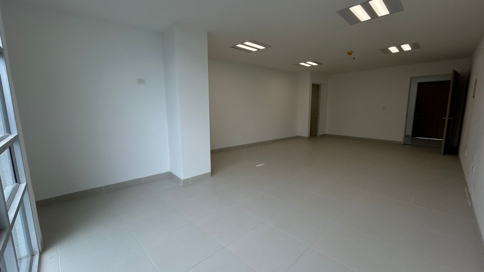 Foto de Consultorio en Arriendo en Avenida 30 de agosto, Pereira - 10 - 279065899
