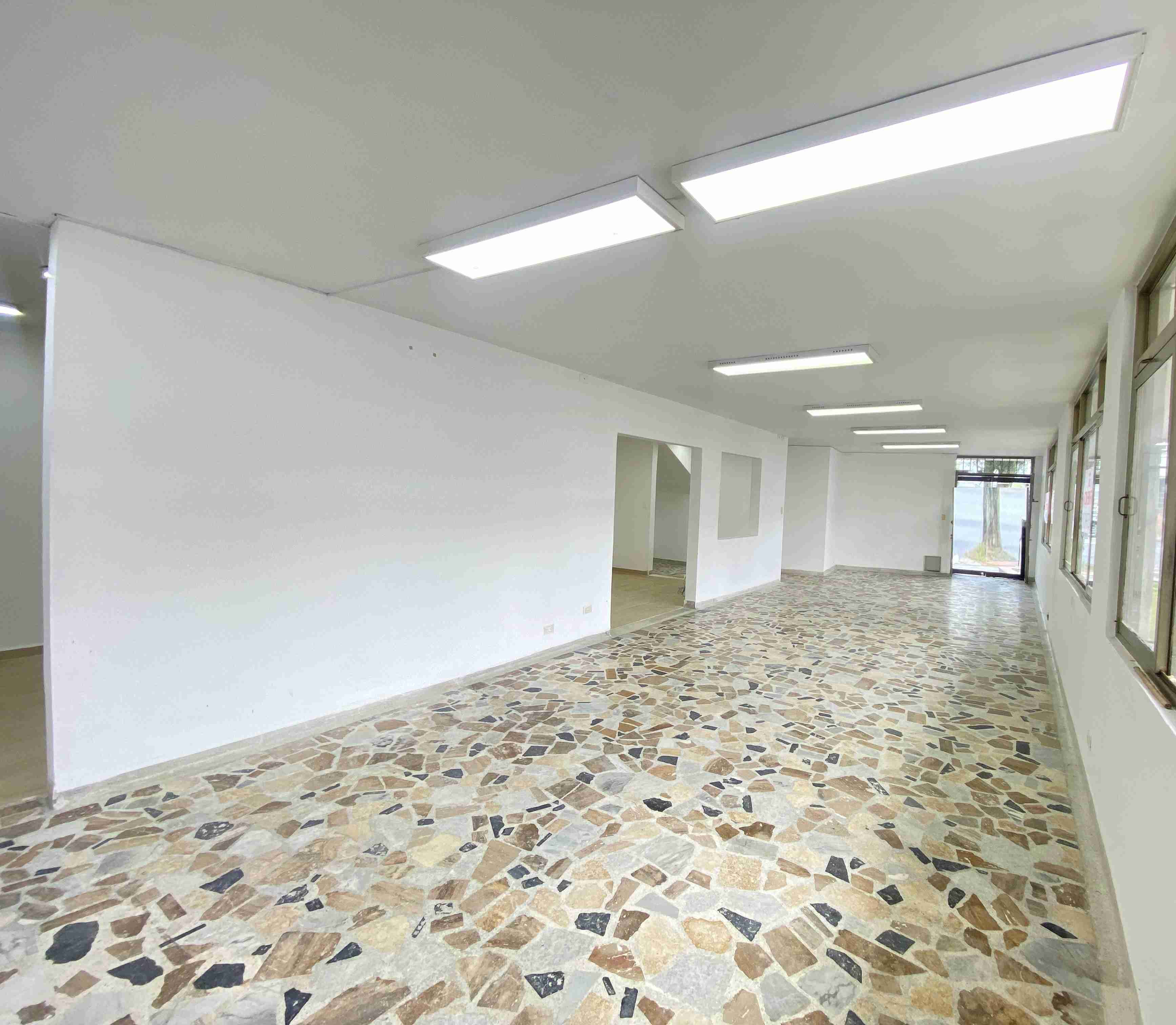 Foto de Local en Arriendo en Av bolivar, Armenia  - 3 - 279055661