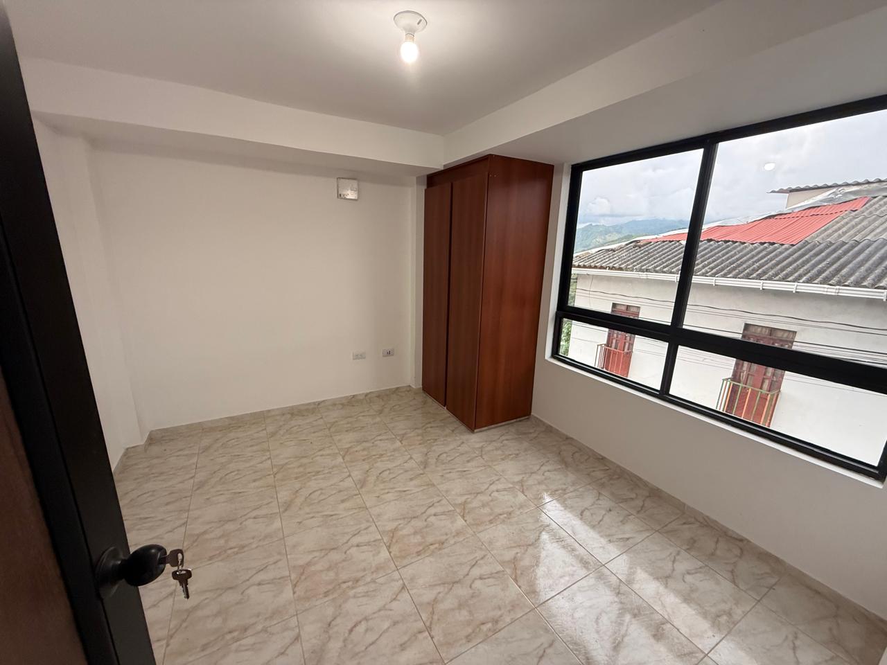 Foto de Edificio para Venta en Centro, Neira - 279063048