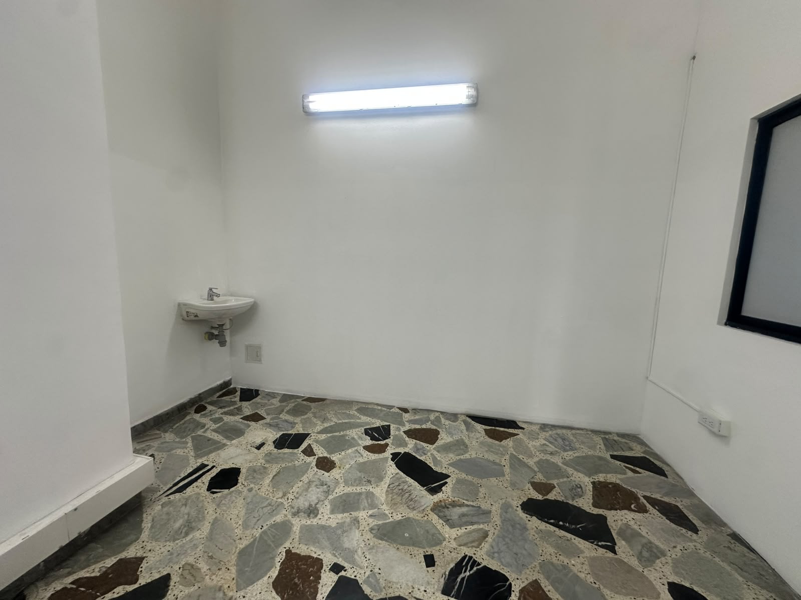 Foto de Local en Arriendo en Avenida 30 de agosto, Pereira - 24 - 279069419