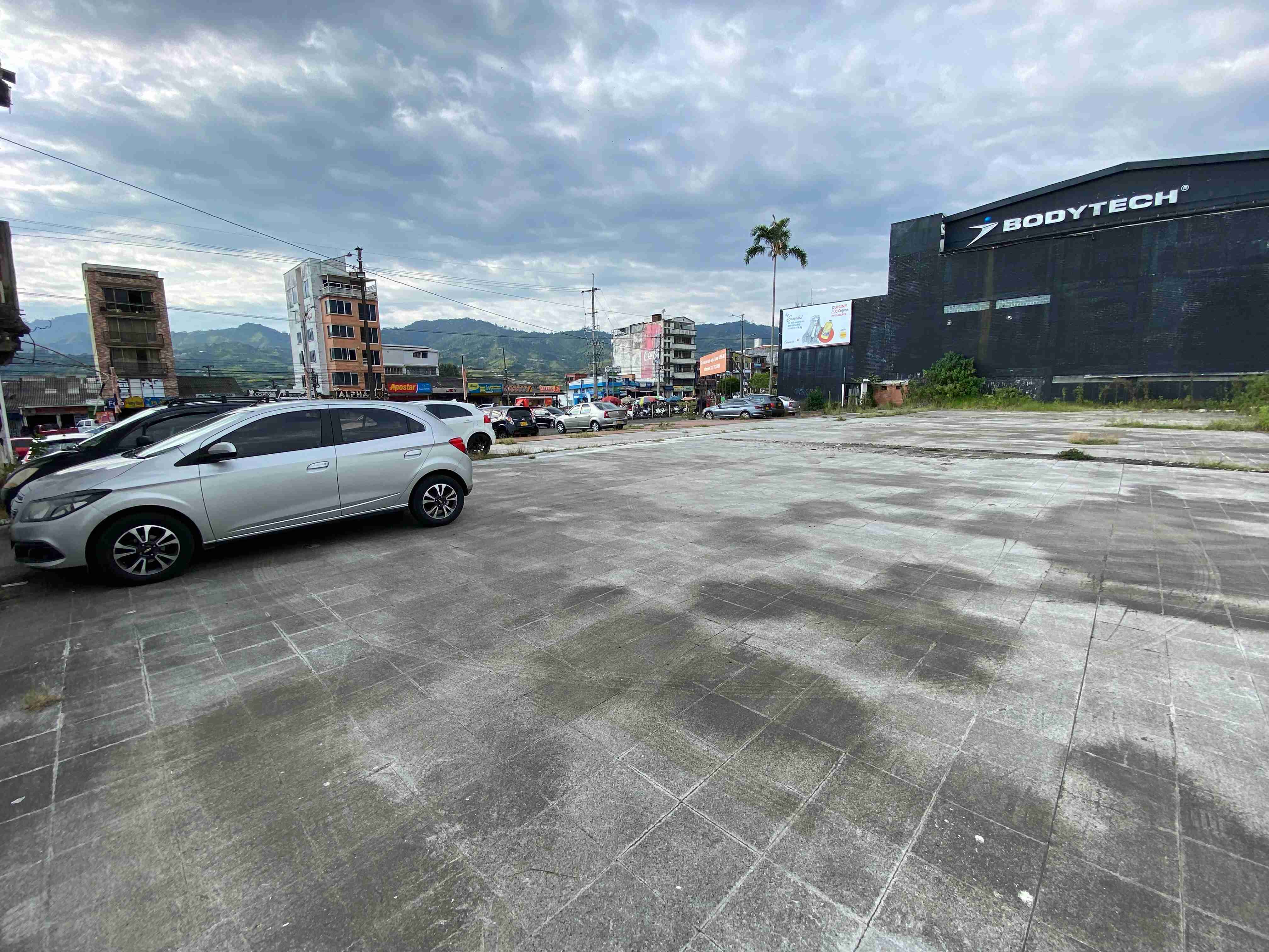 Foto de Lote / terreno en Venta en Av ferrocarril, Dosquebradas - 3 - 279056568