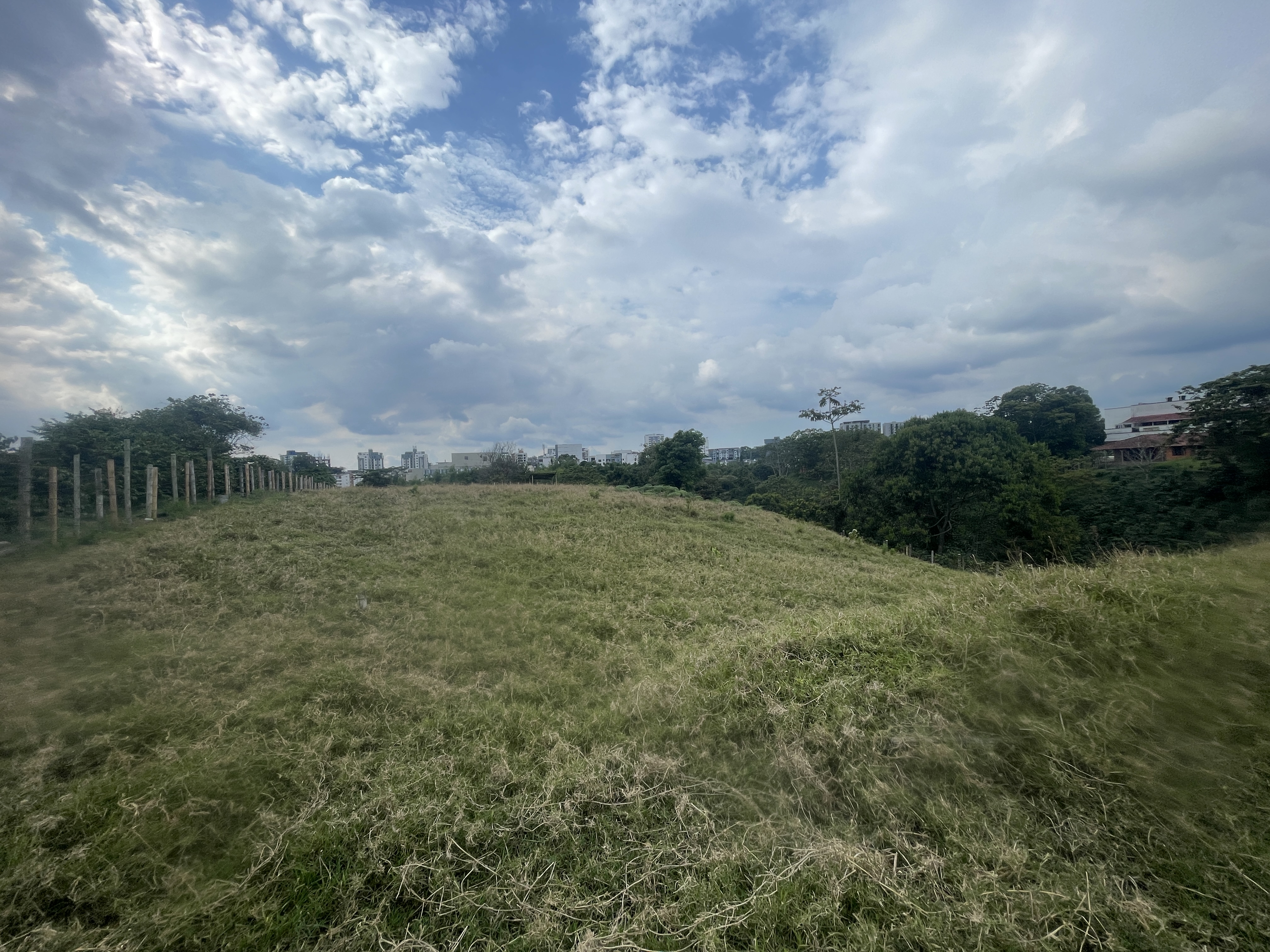 Foto de Lote / terreno en Venta en Avenida centenario, Armenia  - 1 - 279065799