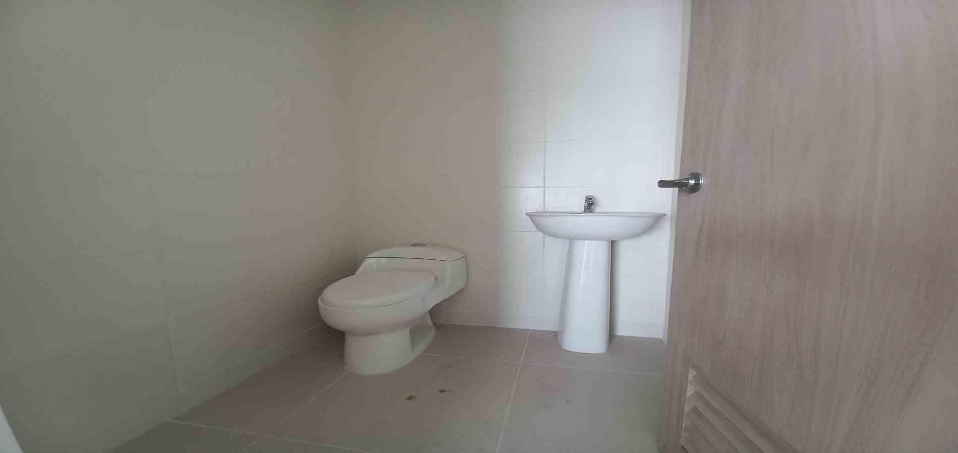 Foto de Consultorio en Arriendo en Avenida 30 de agosto, Pereira - 9 - 279063011