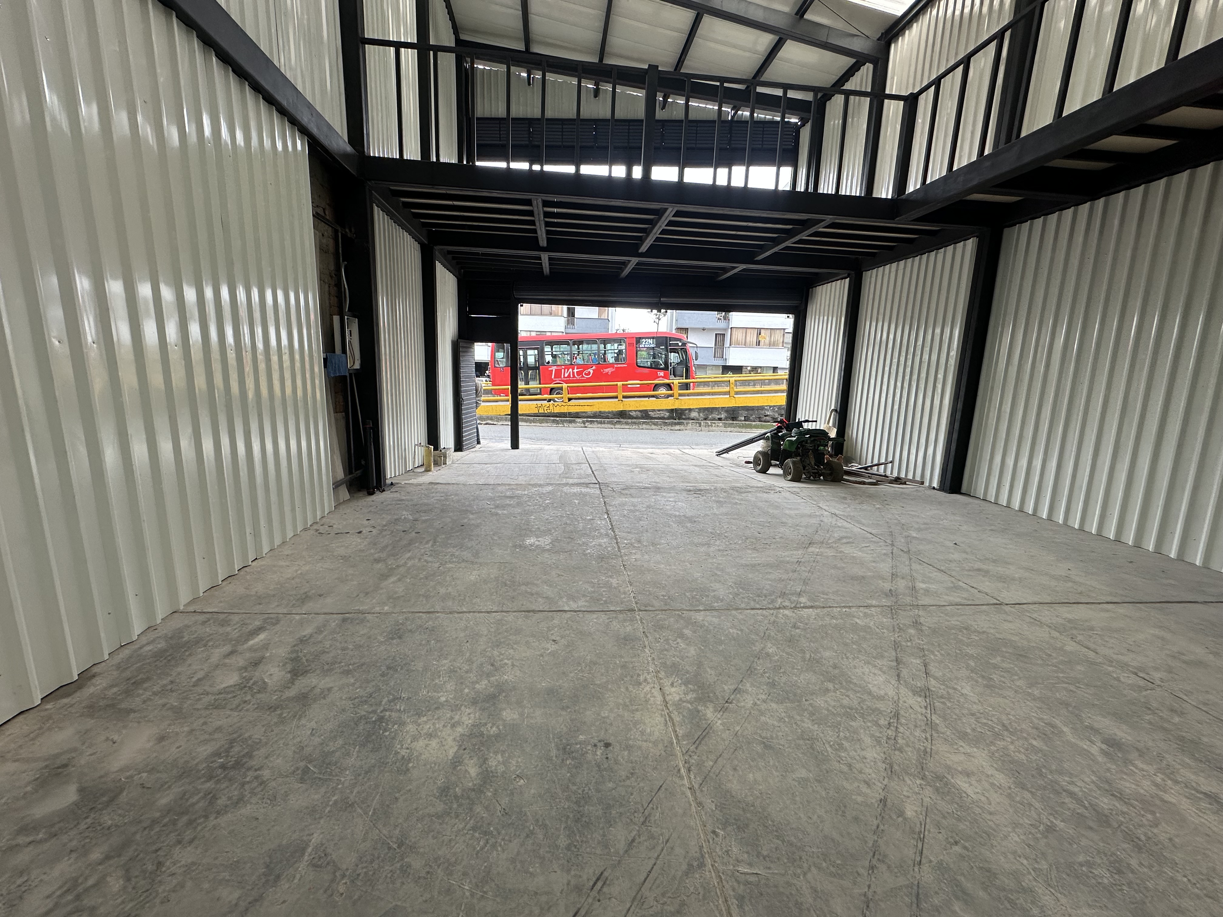 Foto de Local para Arriendo en Av bolivar, Armenia  - 279068913
