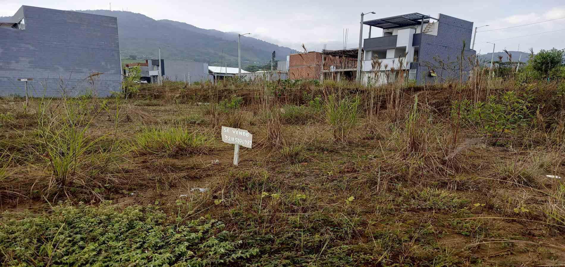 Foto de Lote / terreno para Venta en La romelia, Dosquebradas - 279061266