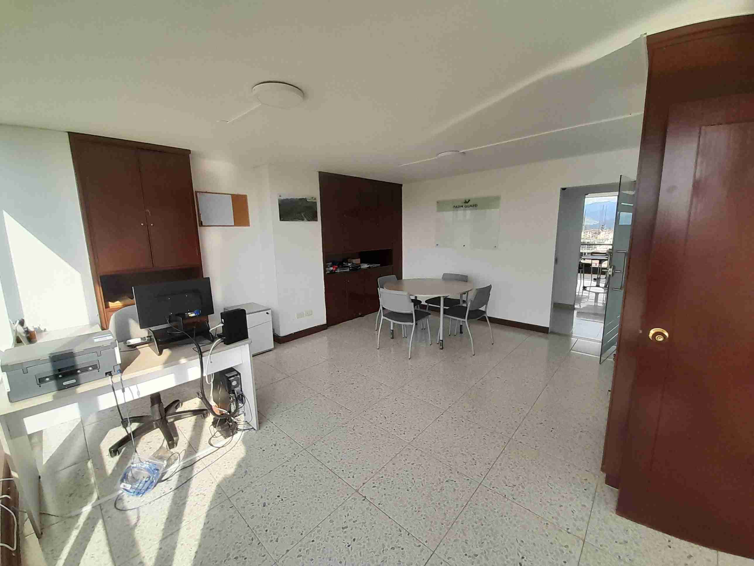 Foto de Oficina para Venta en Avenida alberto mendoza, Manizales - 279058165