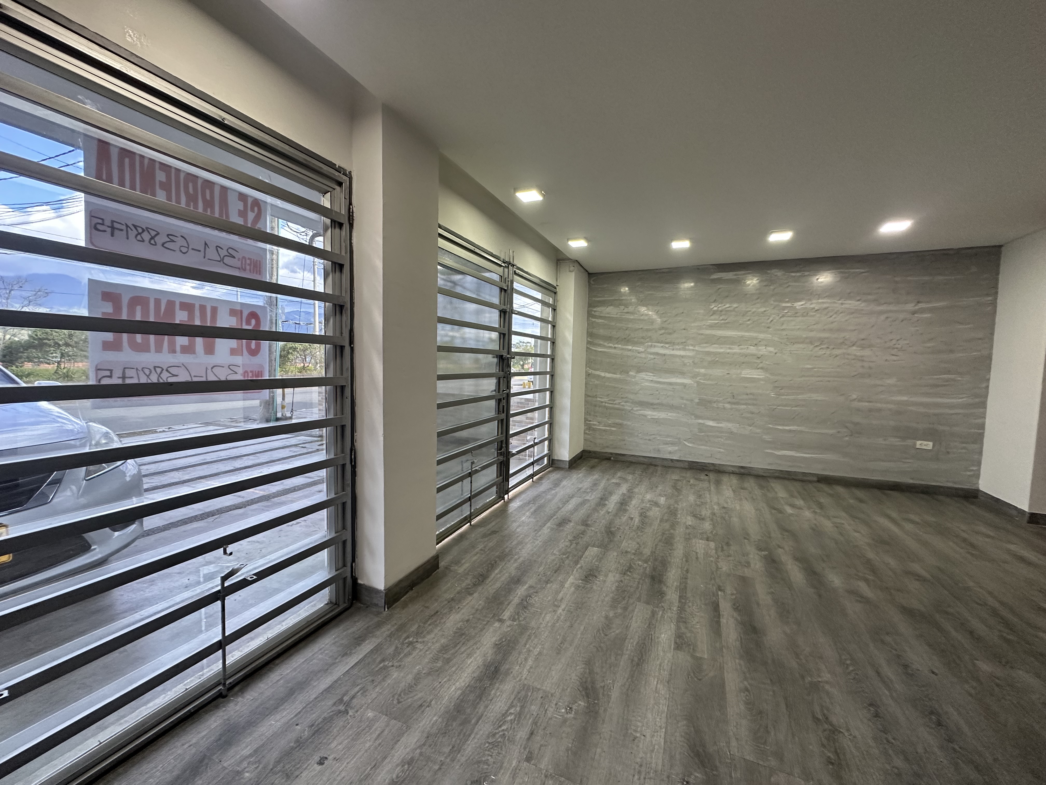 Foto de Local en Venta en Av bolivar, Armenia  - 40 - 279069736