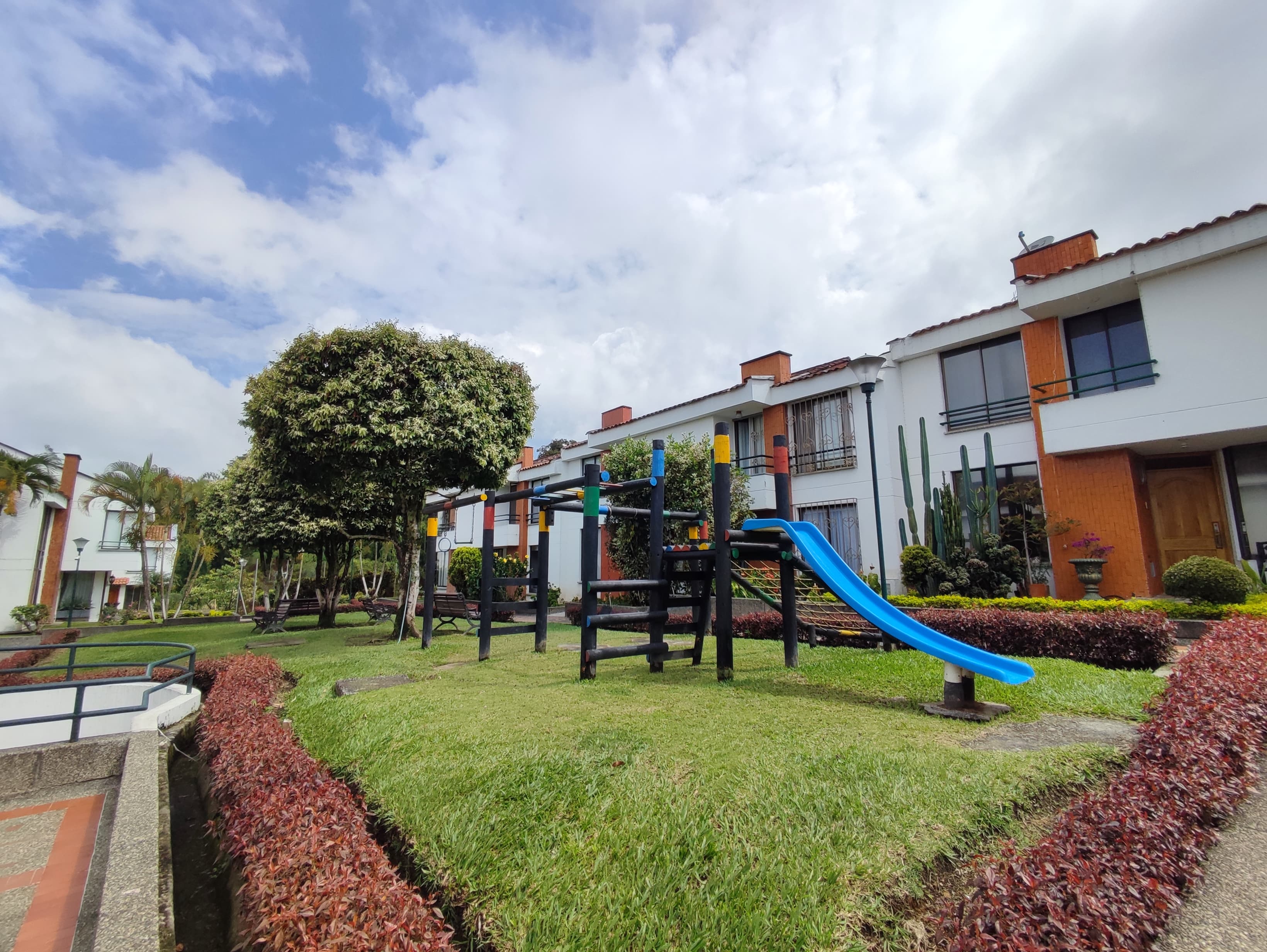Foto de Casa en Venta en Comuna el jardin/avenida sur, Pereira - 2 - 48264