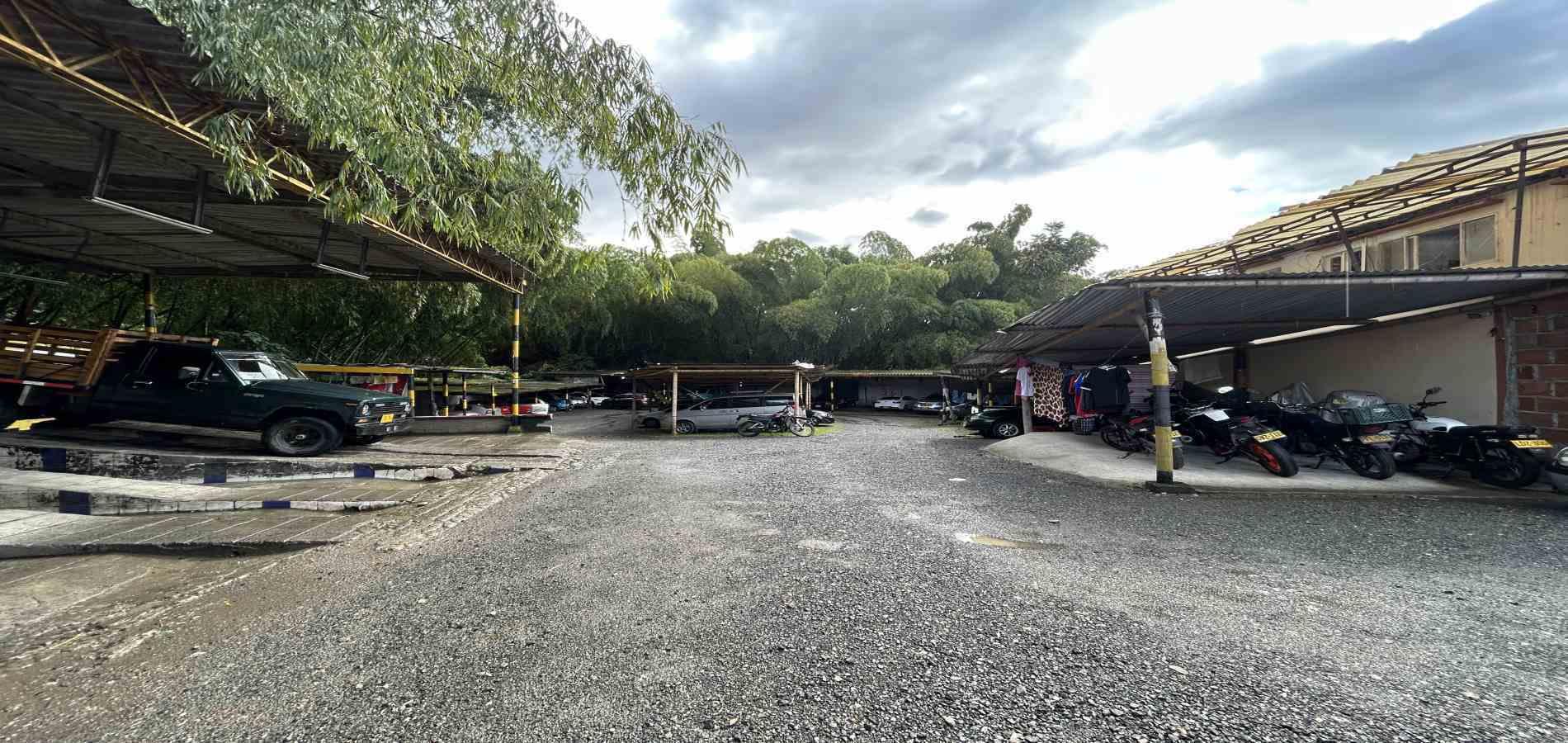 Foto de Lote / terreno para Venta en Av simon bolivar, Dosquebradas - 279066471