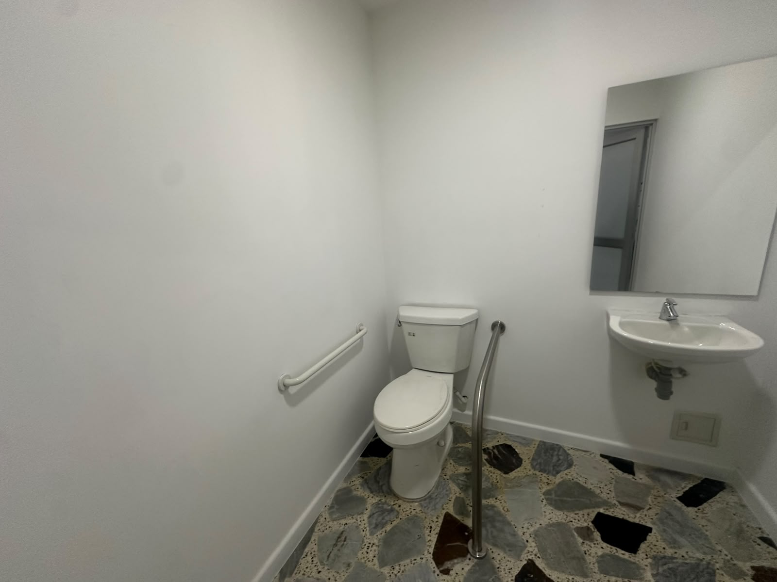 Foto de Local en Arriendo en Avenida 30 de agosto, Pereira - 29 - 279069419