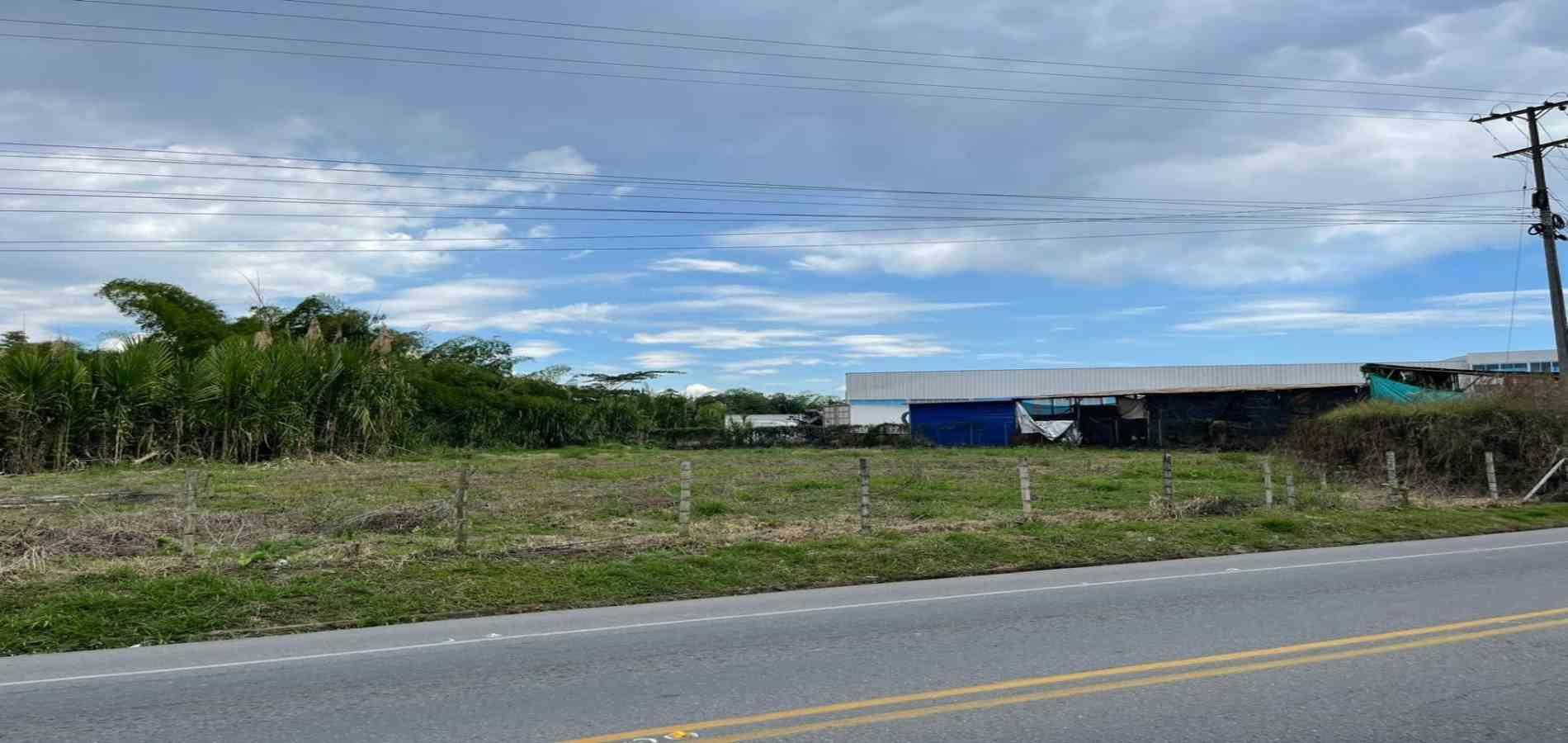 Foto de Lote / terreno en Venta en Av. la romelia el pollo, Dosquebradas - 2 - 279060887