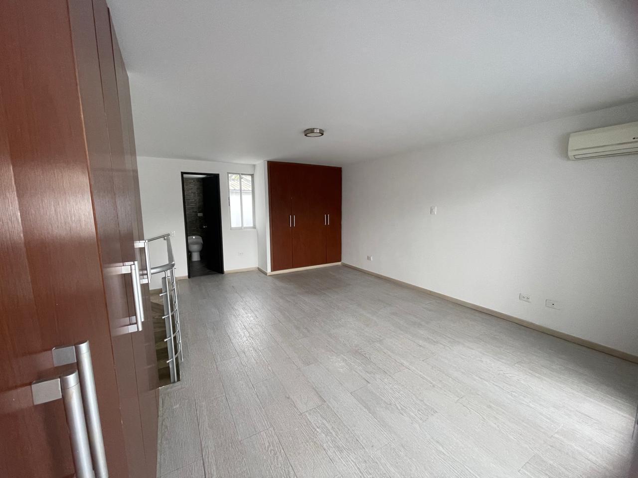 Foto de Casa en Venta en Comuna san joaquin/santa clara de las villas *4, Pereira - 8 - 279068829