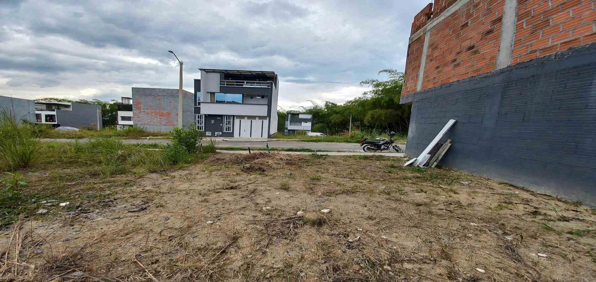 Foto de Lote / terreno en Venta en Av. la romelia el pollo, Dosquebradas - 11 - 279069045