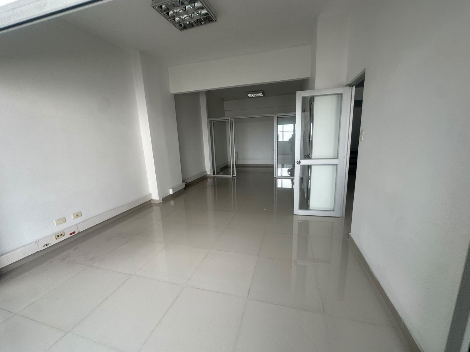 Foto de Local en Arriendo en Avenida 30 de agosto, Pereira - 18 - 279069419