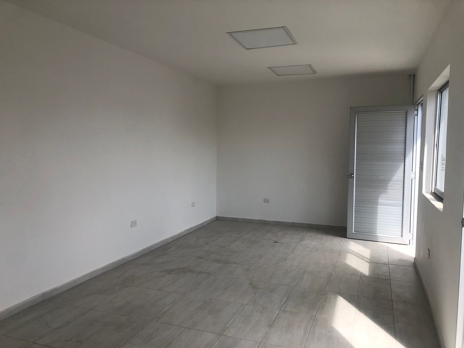 Foto de Oficina en Arriendo en Avenida 30 de agosto, Pereira - 3 - 279055784