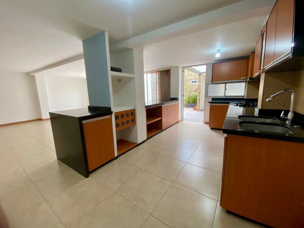 Foto de Casa en Venta en Laureles, Armenia  - 2 - 279068478