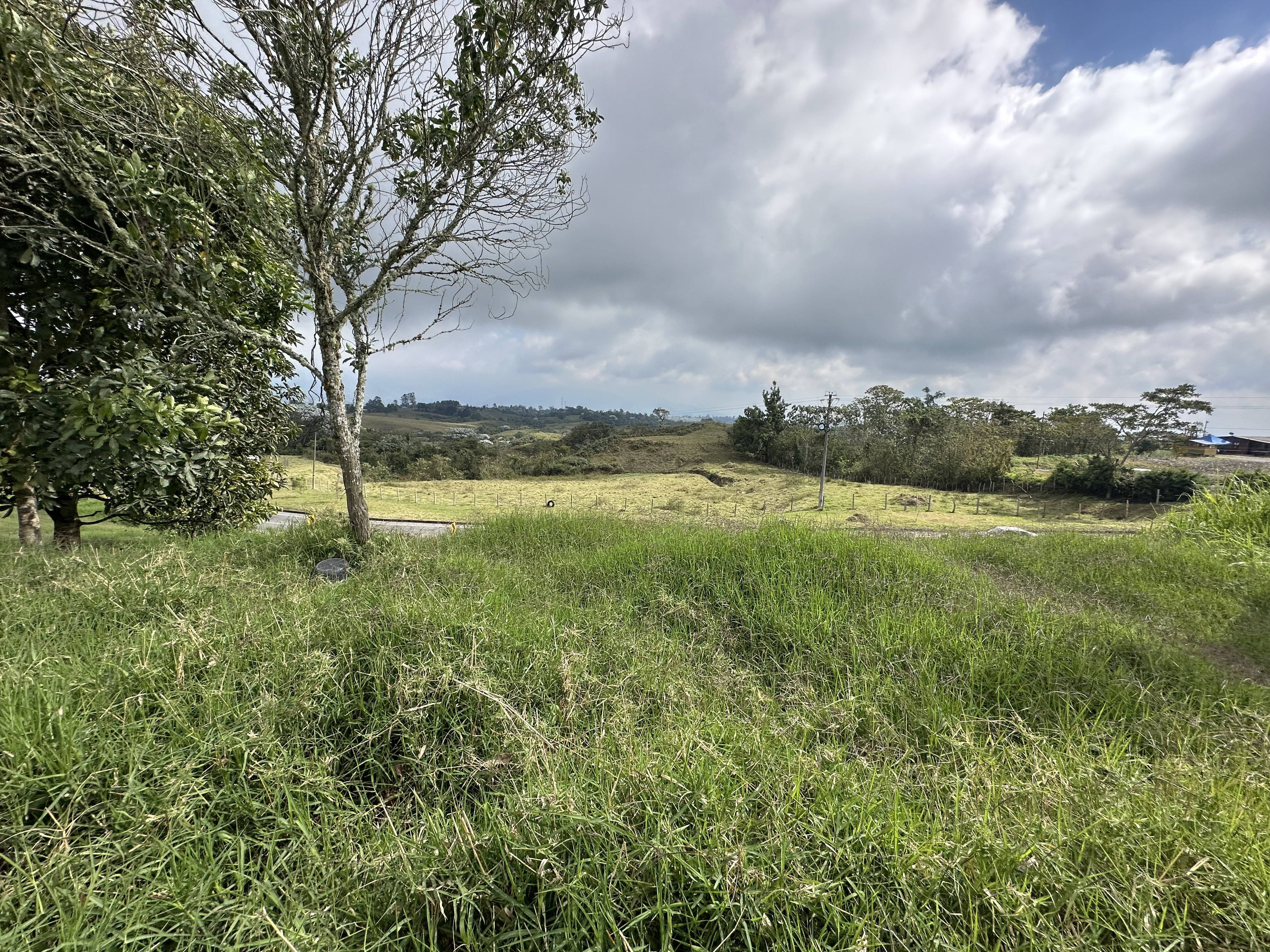 Foto de Lote / terreno en Venta en Via circasia, Armenia  - 3 - 279070024