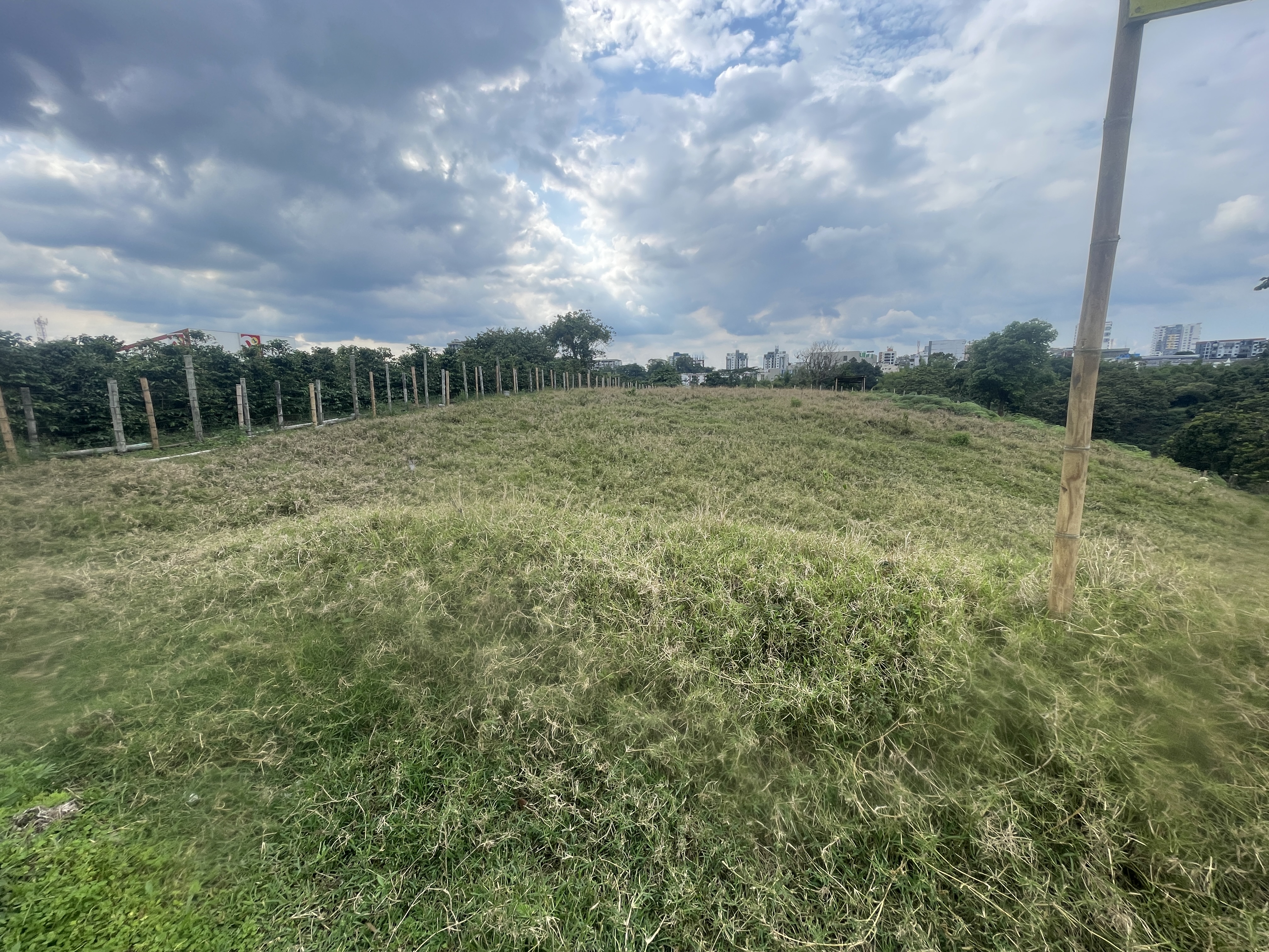 Foto de Lote / terreno para Venta en Avenida centenario, Armenia  - 279065799