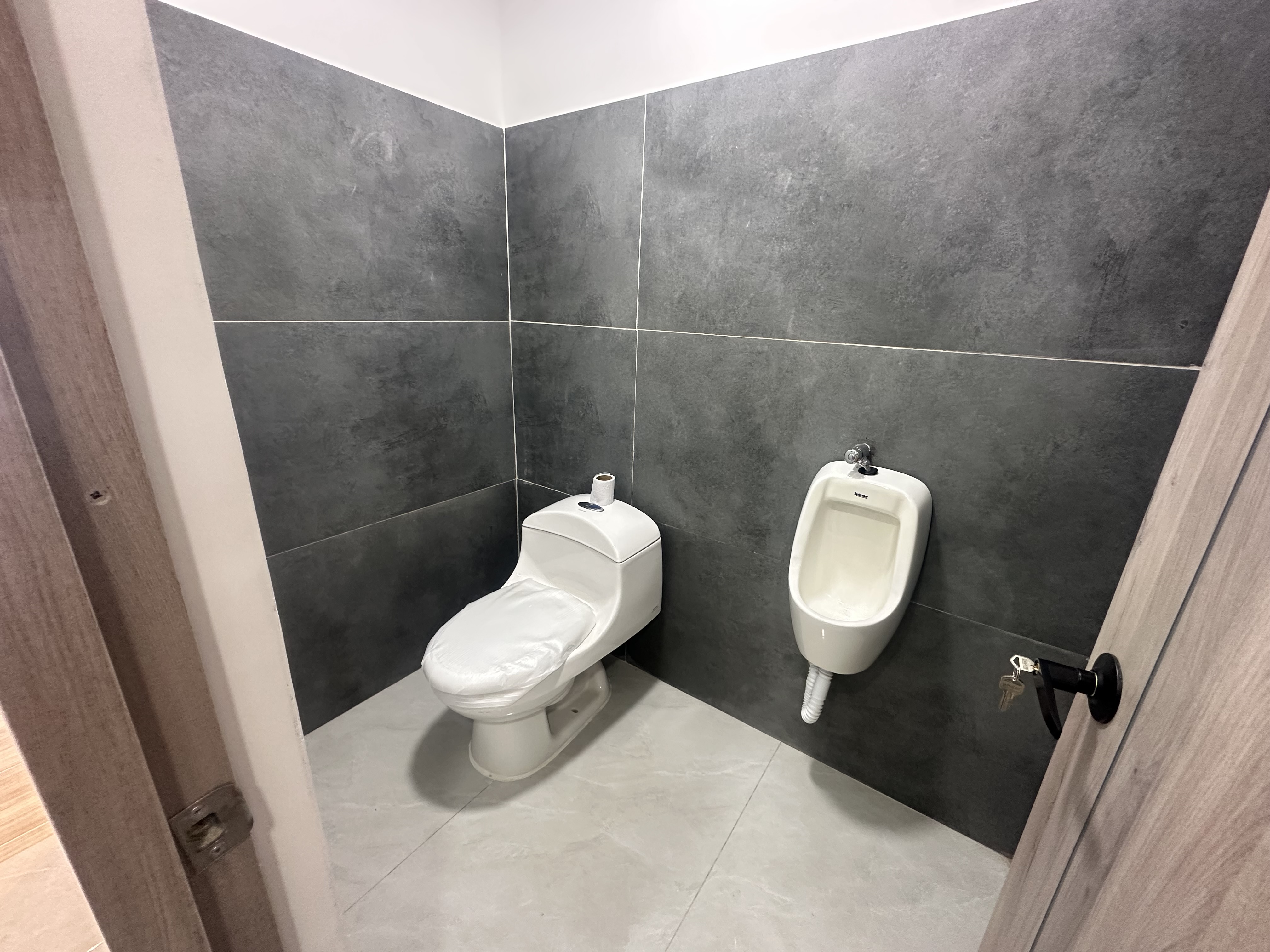 Foto de Local en Arriendo en Av bolivar, Armenia  - 9 - 279069470