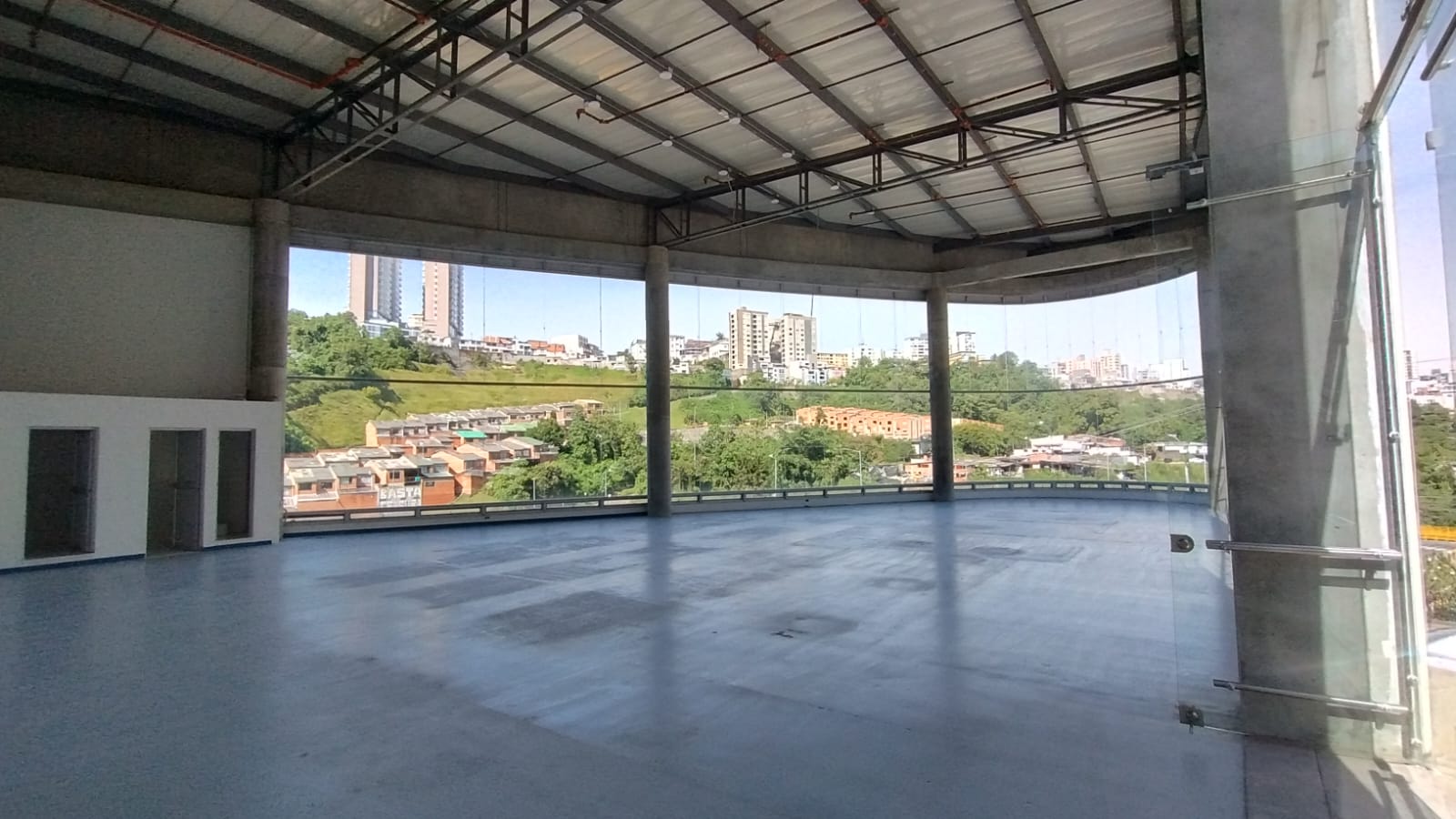 Foto de Local para Arriendo en La carola, Manizales - 279068475
