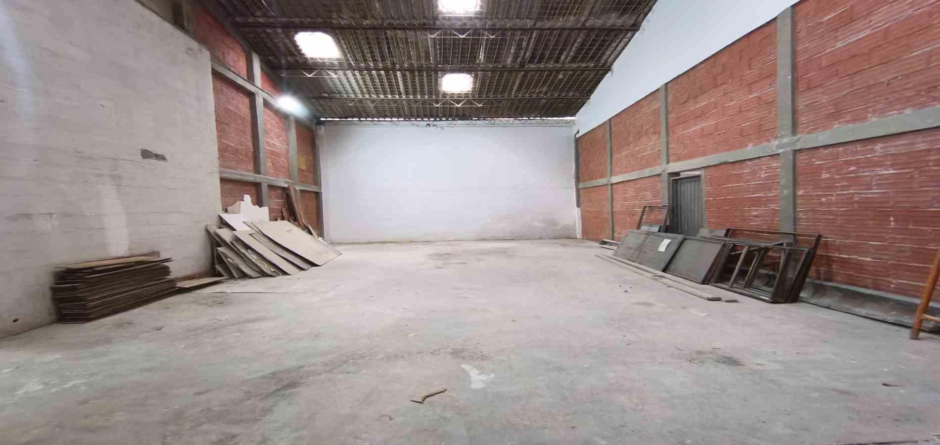 Foto de Bodega en Arriendo en Galerias, Manizales - 3 - 279068983