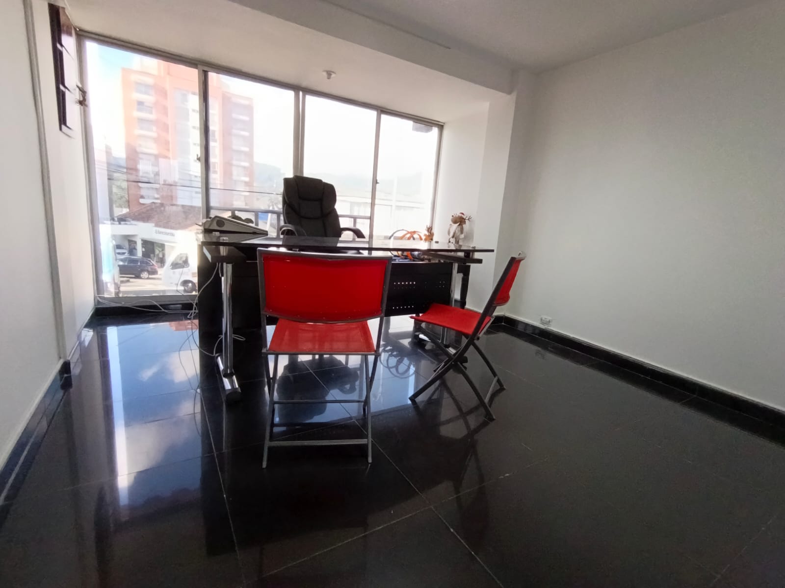 Foto de Local en Arriendo en Guayacanes, Manizales - 32 - 279063385