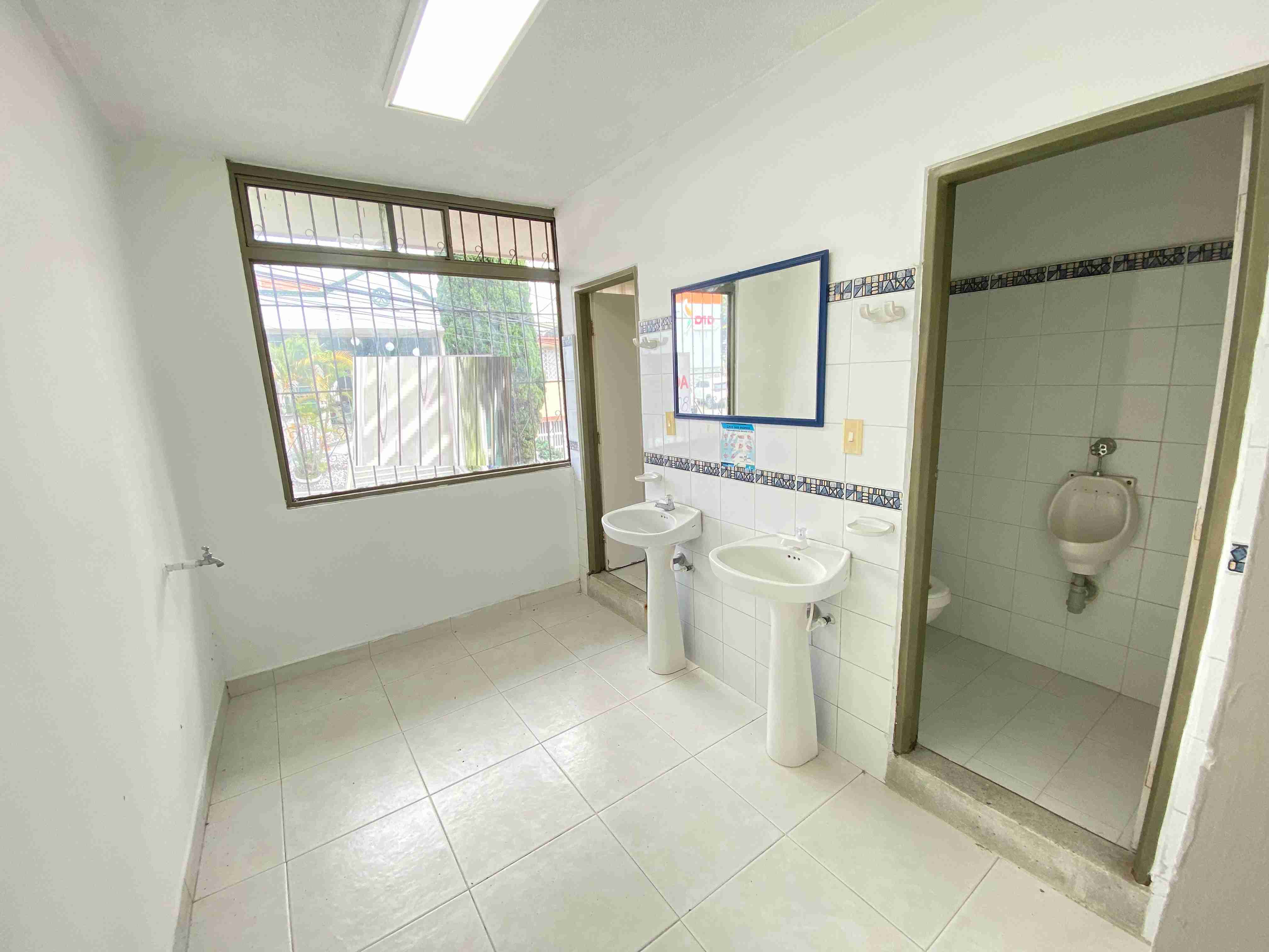 Foto de Local en Arriendo en Av bolivar, Armenia  - 10 - 279055661