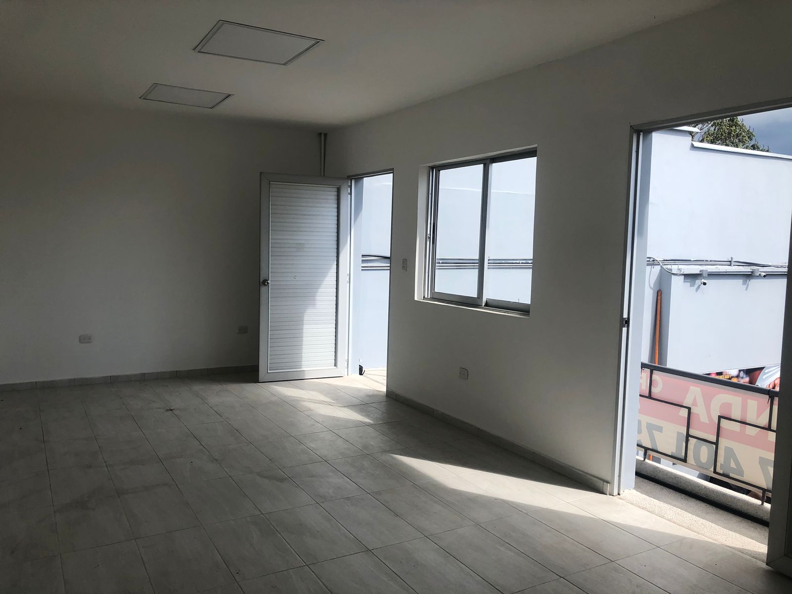 Foto de Oficina en Arriendo en Avenida 30 de agosto, Pereira - 6 - 279055784