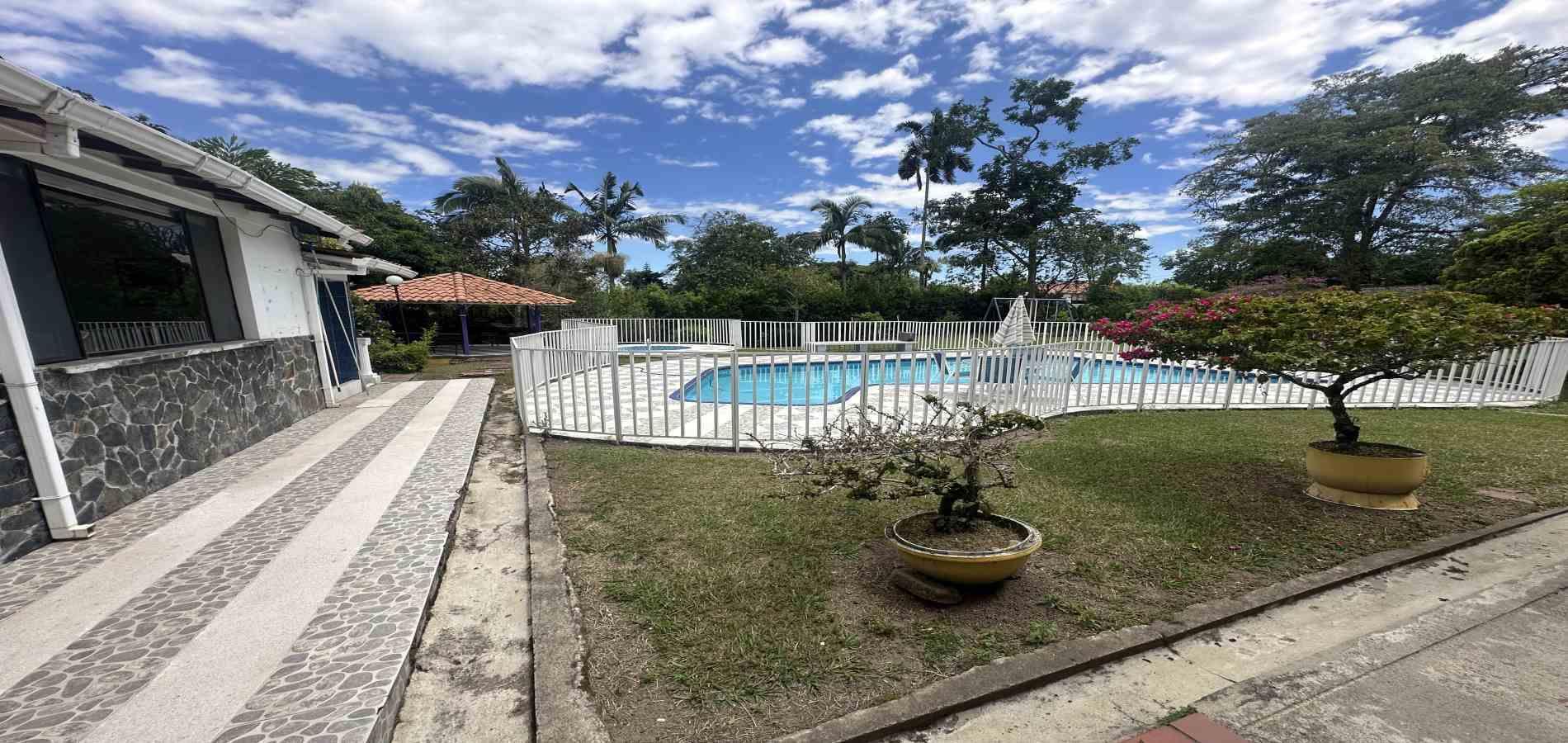 Foto de Casa campestre en Arriendo en Via aeropuerto el eden, Armenia  - 3 - 279069247