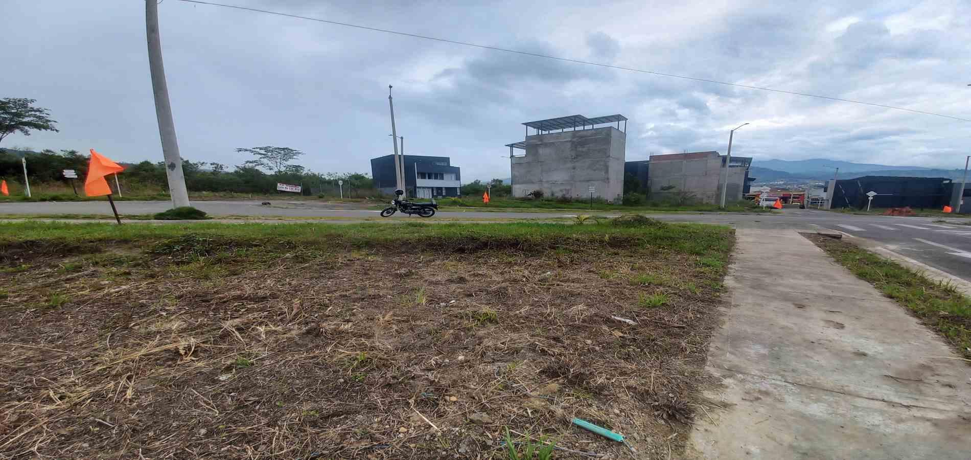 Foto de Lote / terreno para Venta en Av. la romelia el pollo, Dosquebradas - 279069715