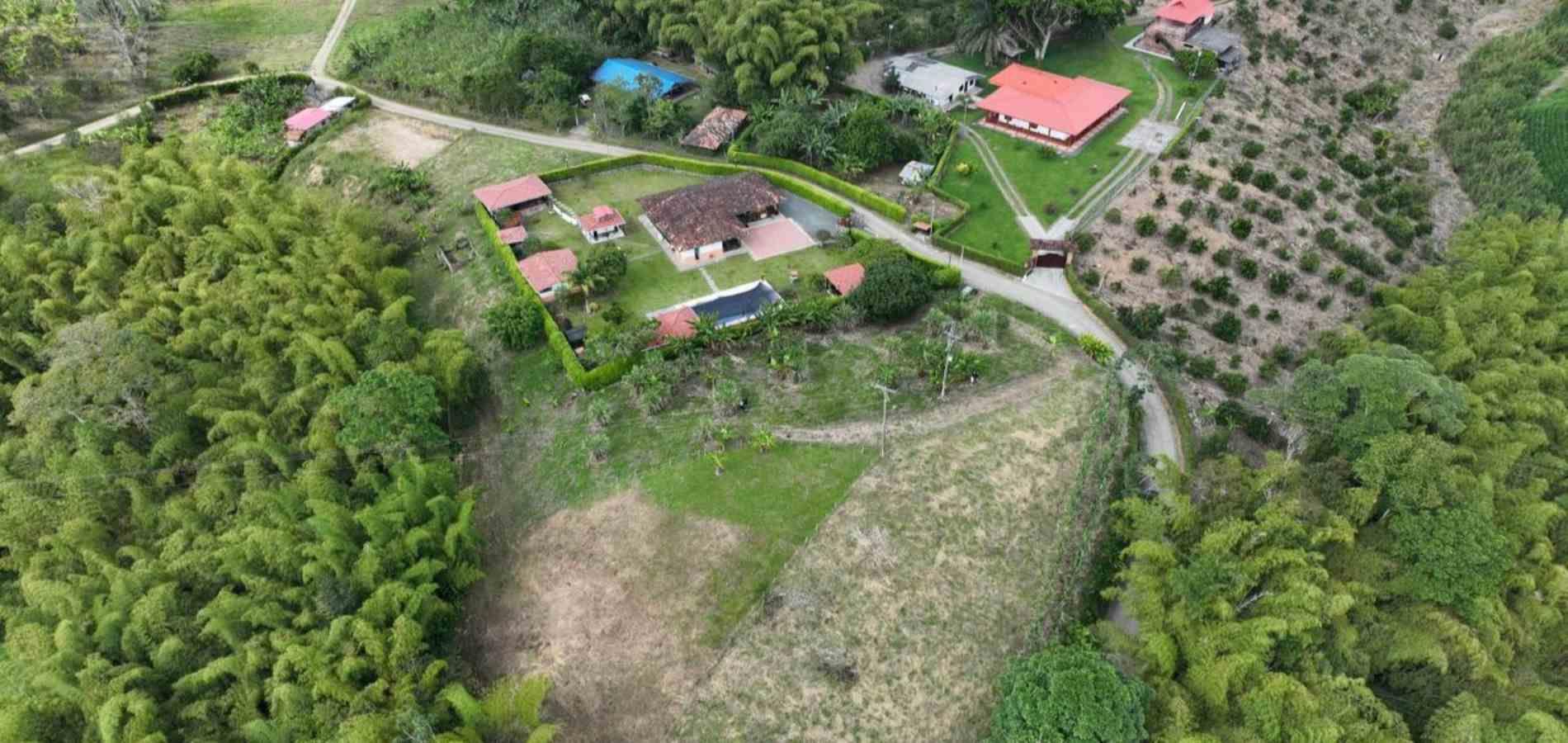 Foto de Lote / terreno en Venta en Centro, Quimbaya - 8 - 279068851