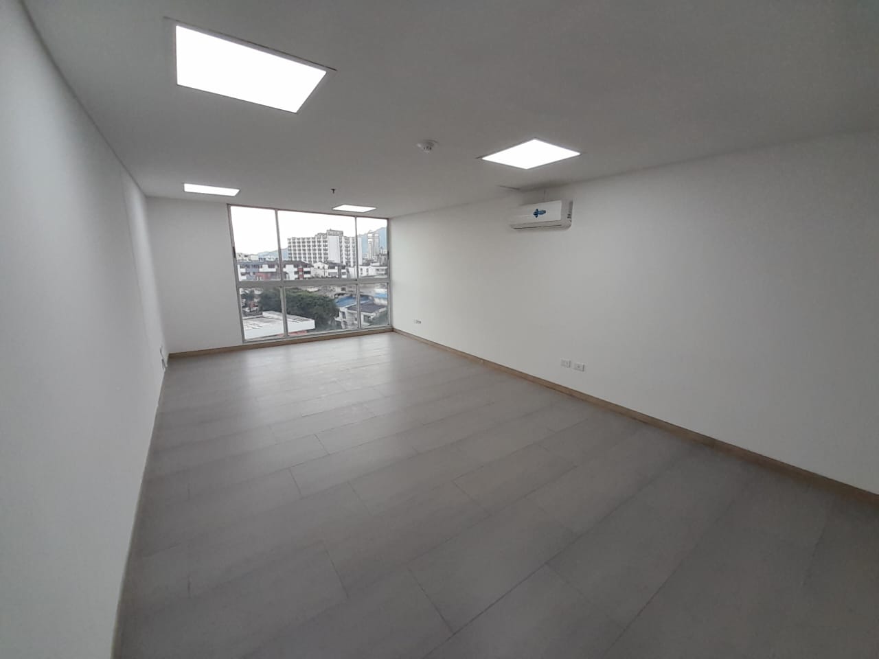 Foto de Oficina para Arriendo en Comuna universidad/los alpes, Pereira - 279052387