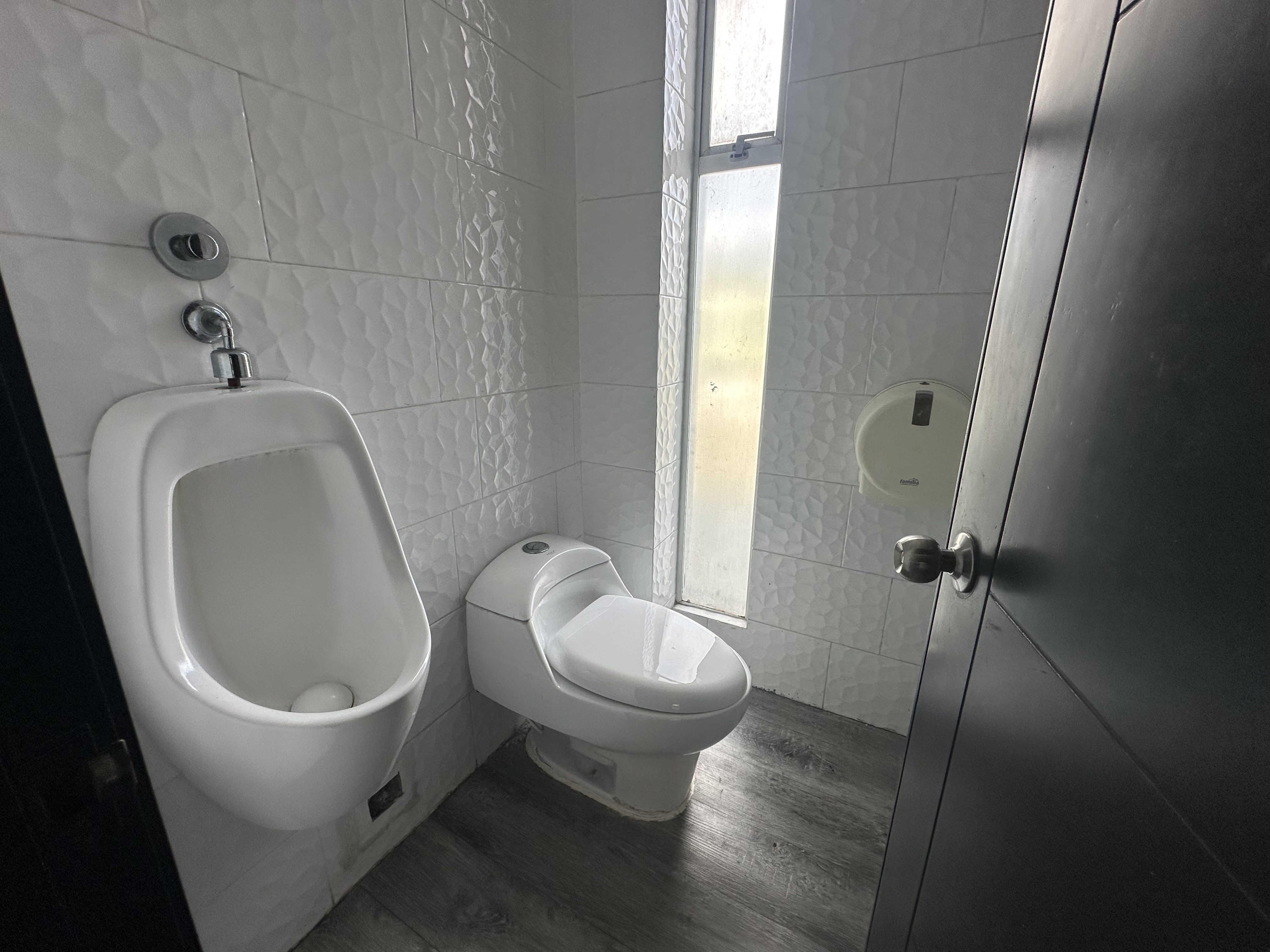 Foto de Local en Venta en Av bolivar, Armenia  - 10 - 279069736