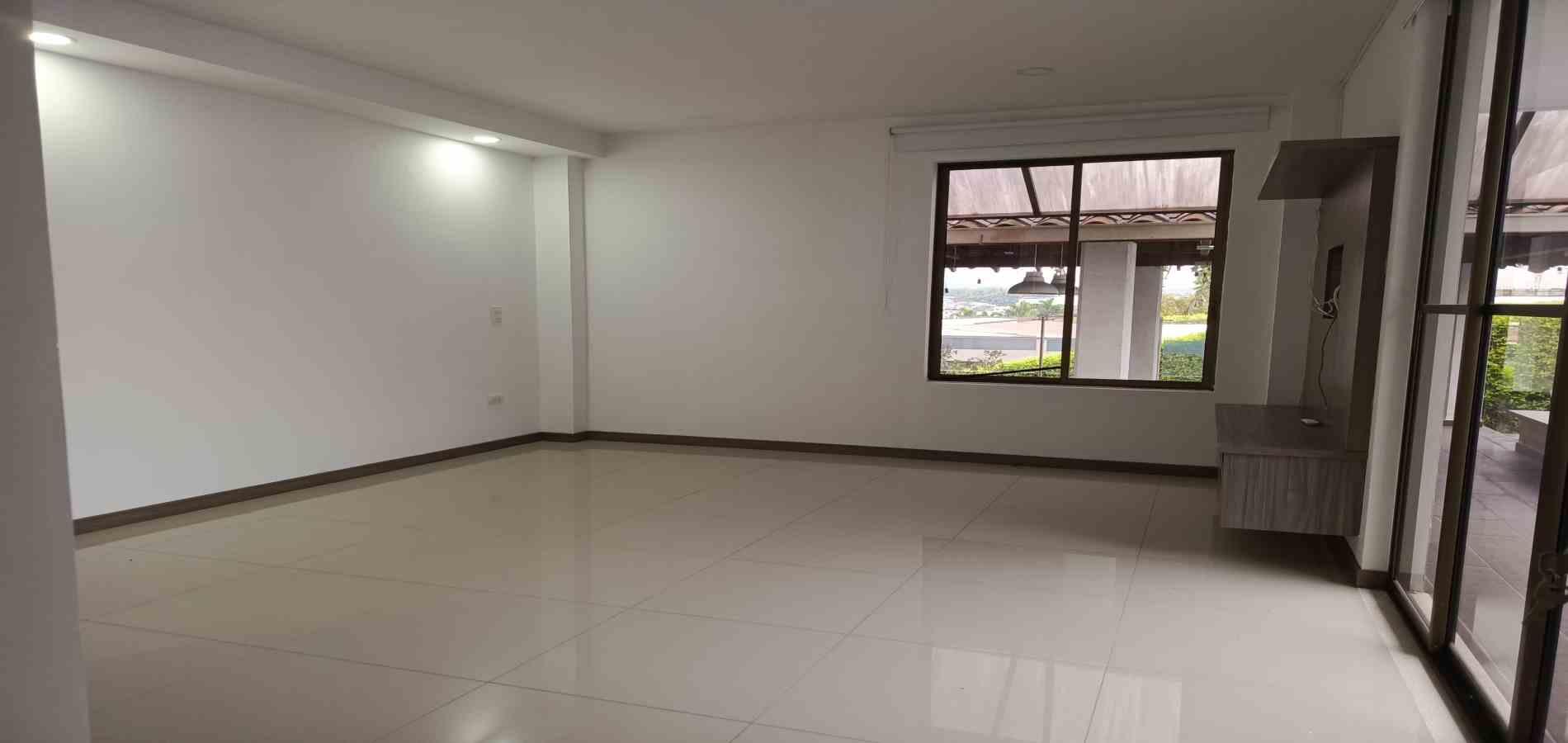 Foto de Casa campestre en Venta en Av. la romelia el pollo, Dosquebradas - 53 - 279061808
