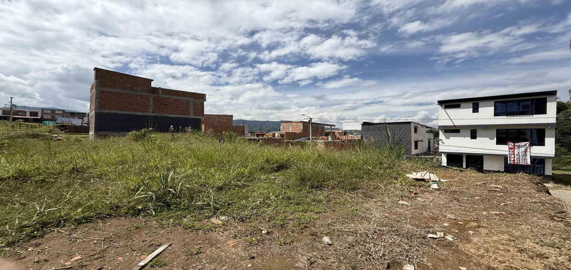 Foto de Lote / terreno para Venta en Bosques de la acuarela, Dosquebradas - 279063723