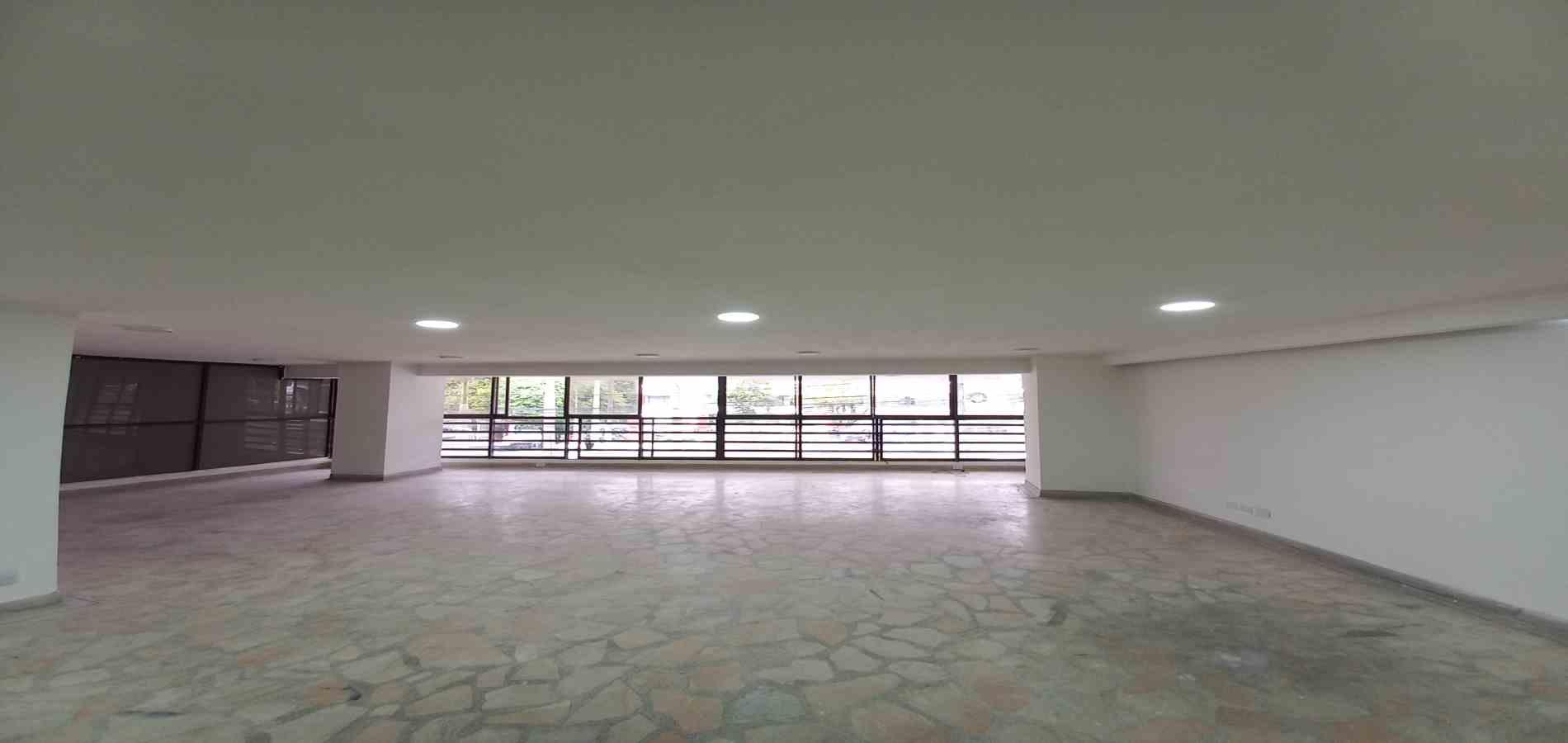 Foto de Local en Arriendo en Avenida 30 de agosto, Pereira - 1 - 279066493