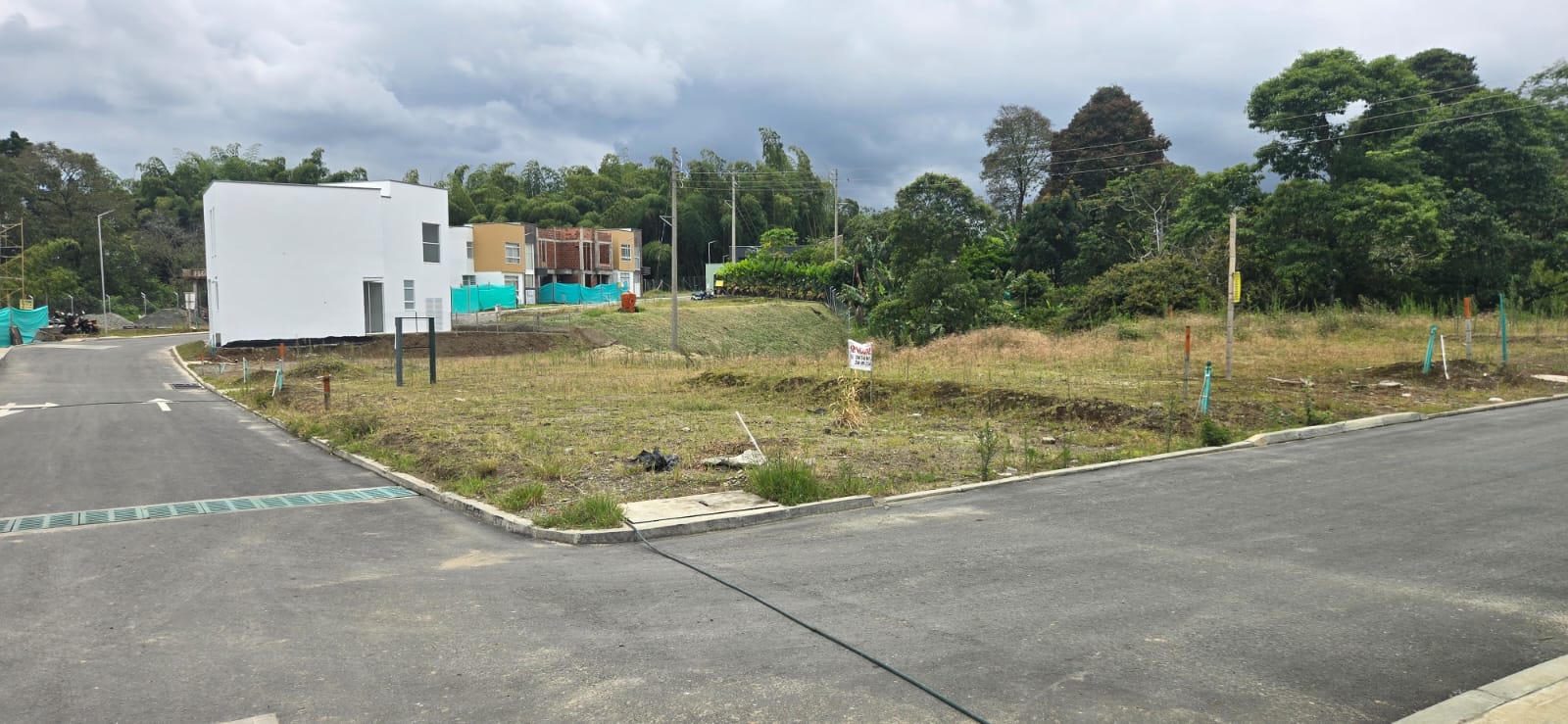 Foto de Lote / terreno para Venta en Barcelona, Calarca - 279068861