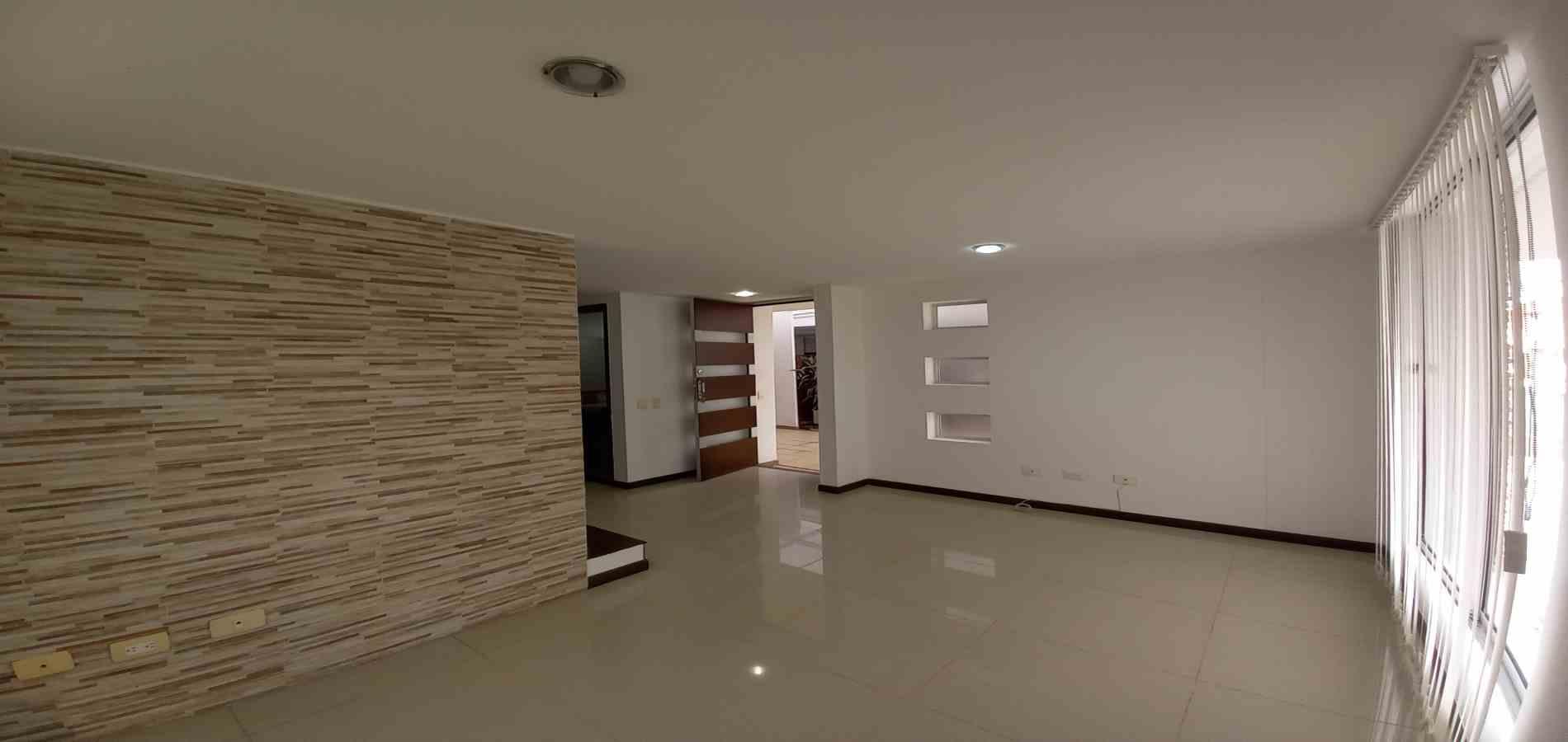 Foto de Casa en Arriendo en Av 19, Armenia  - 17 - 279068699