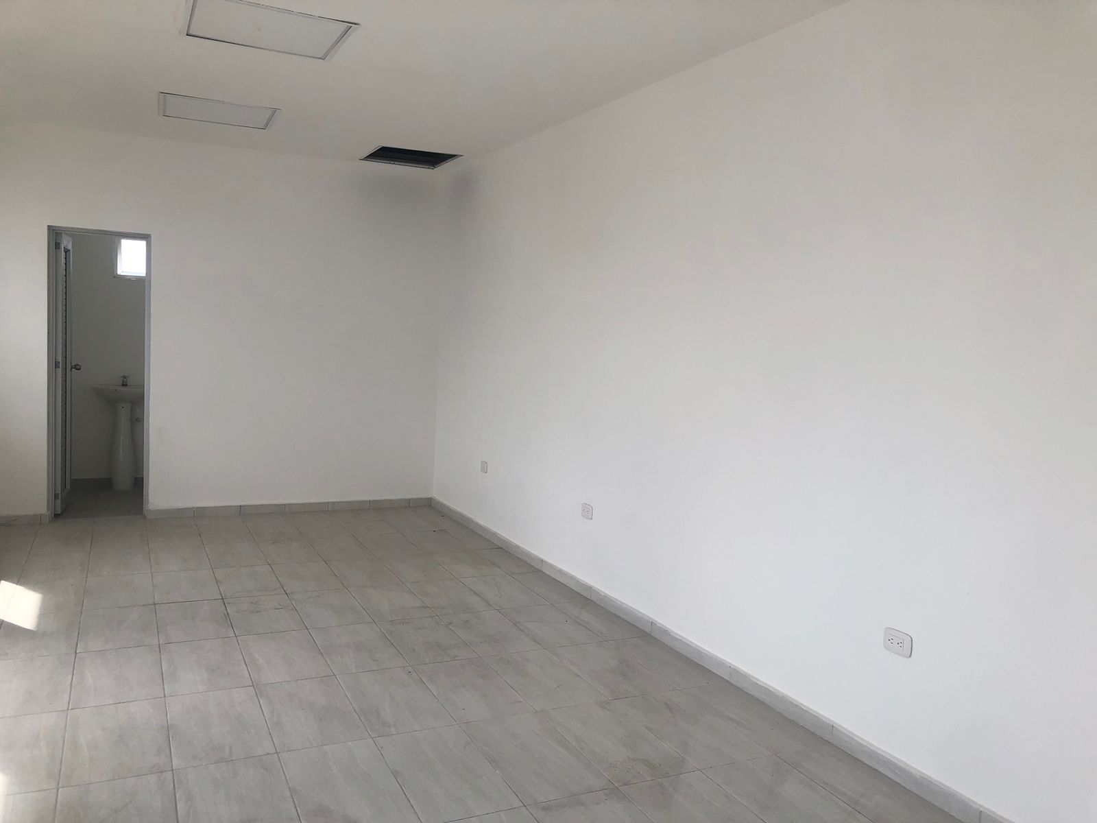 Foto de Oficina en Arriendo en Avenida 30 de agosto, Pereira - 10 - 279055784