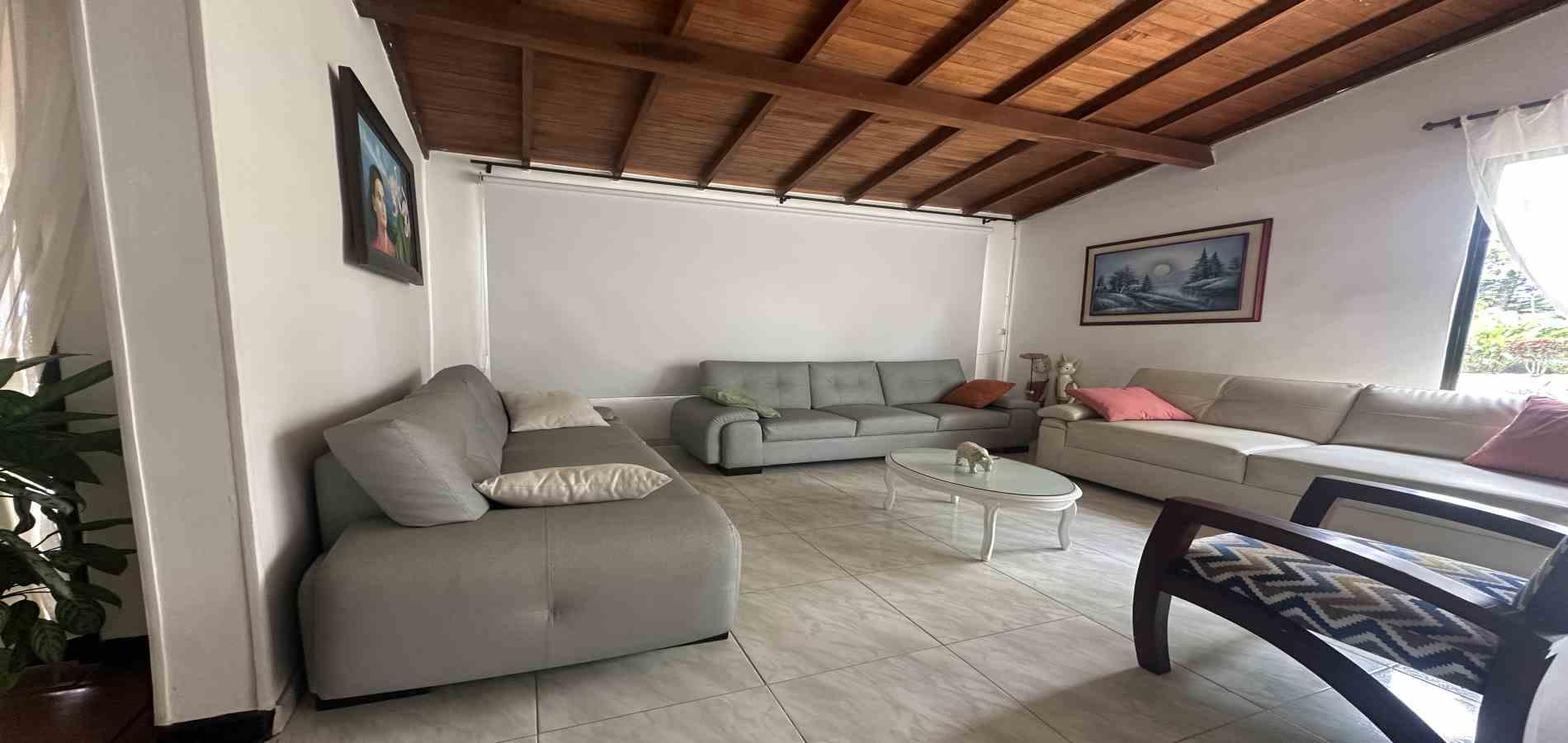 Foto de Casa campestre en Arriendo en Via aeropuerto el eden, Armenia  - 5 - 279069247