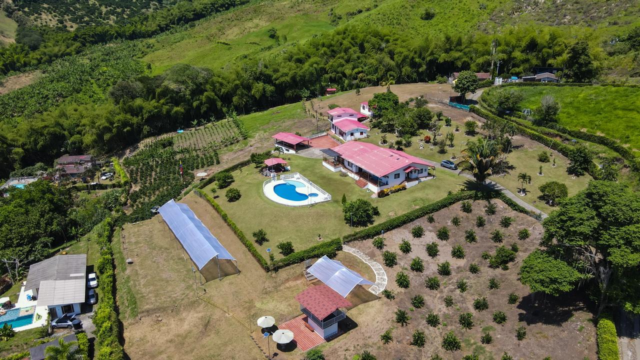 Foto de Casa campestre en Venta en Vereda santagueda, Palestina - 4 - 279063254