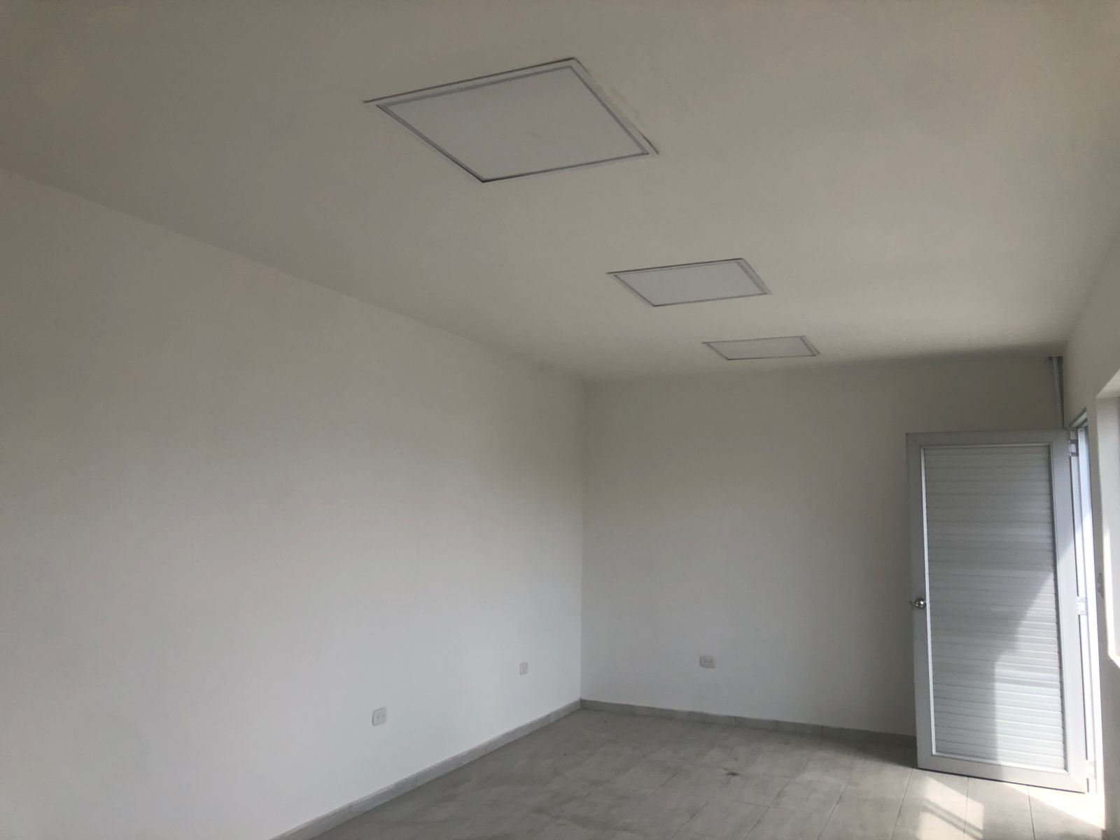 Foto de Oficina en Arriendo en Avenida 30 de agosto, Pereira - 2 - 279055784